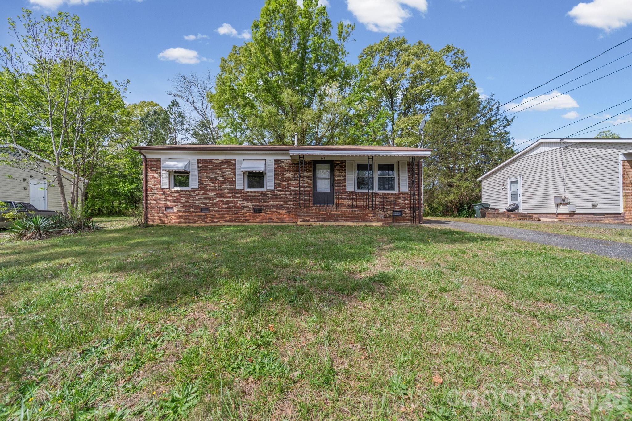 661 Kilborne Drive Property Photo 1