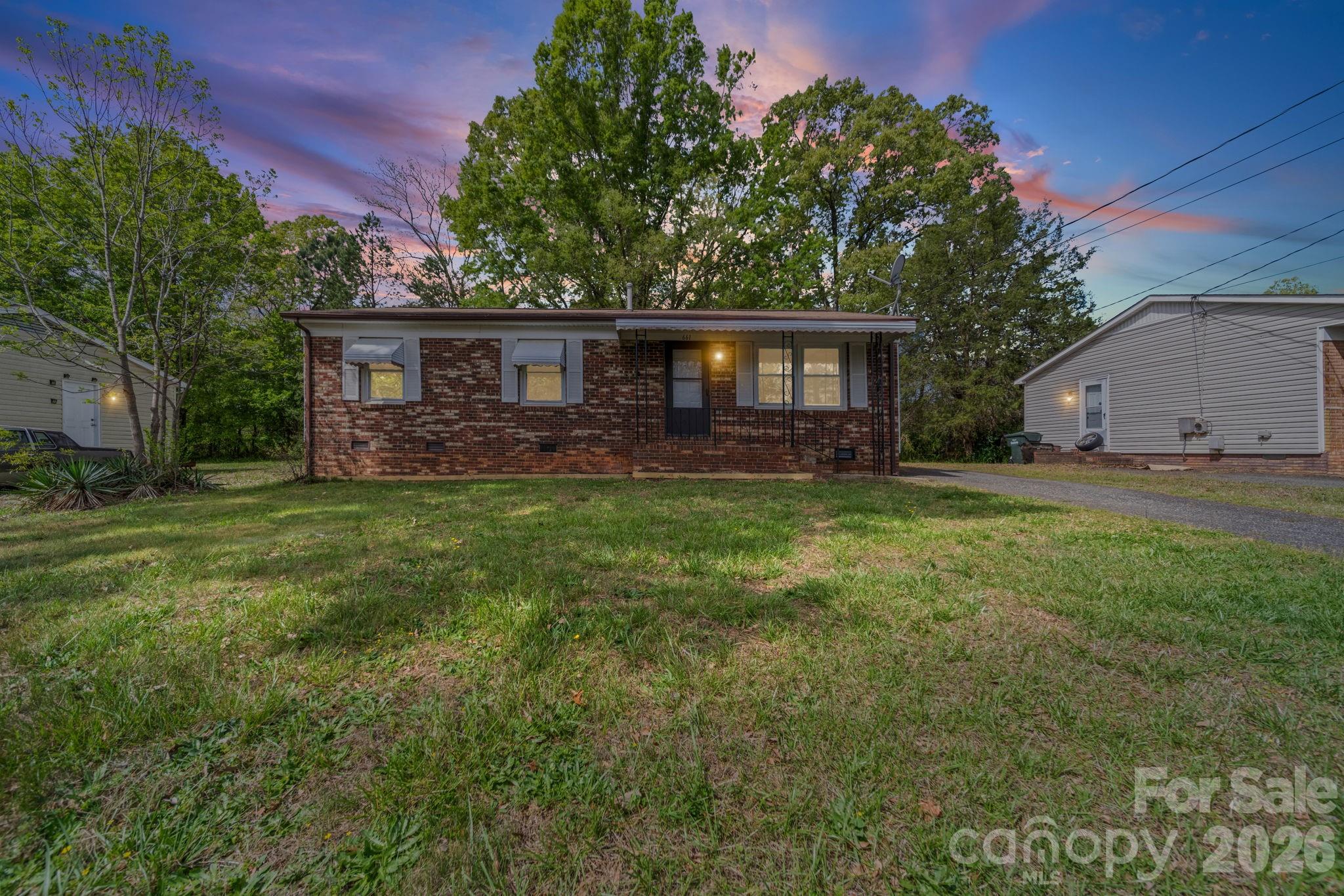 661 Kilborne Drive Property Photo 3