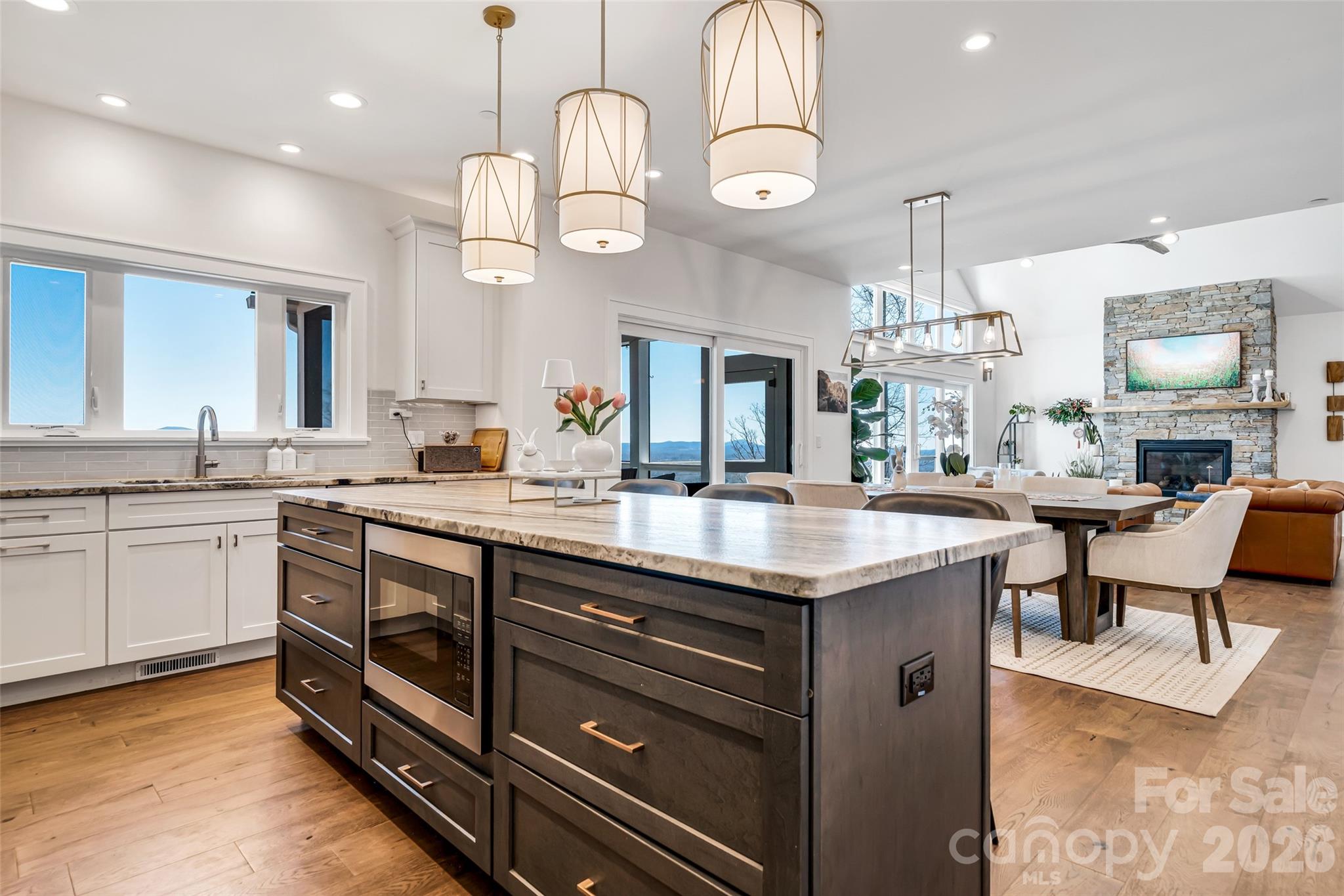 98 Rock Cliff Way Property Photo 8