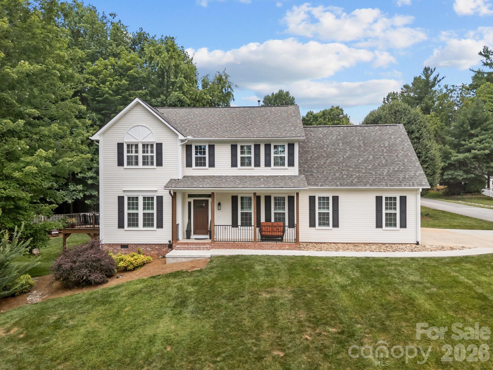 200 Windsor Forest Circle Property Photo 2