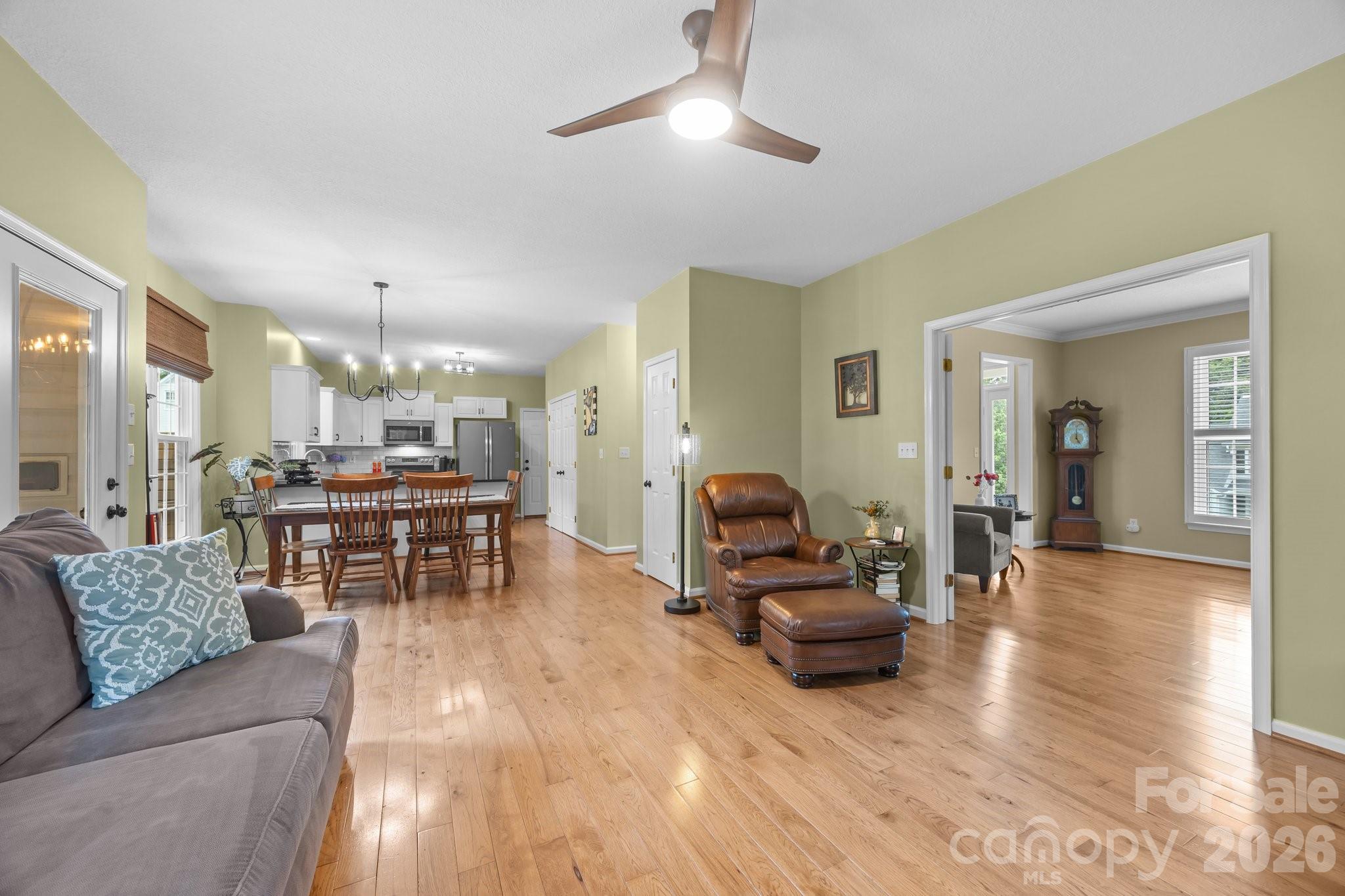 200 Windsor Forest Circle Property Photo 14