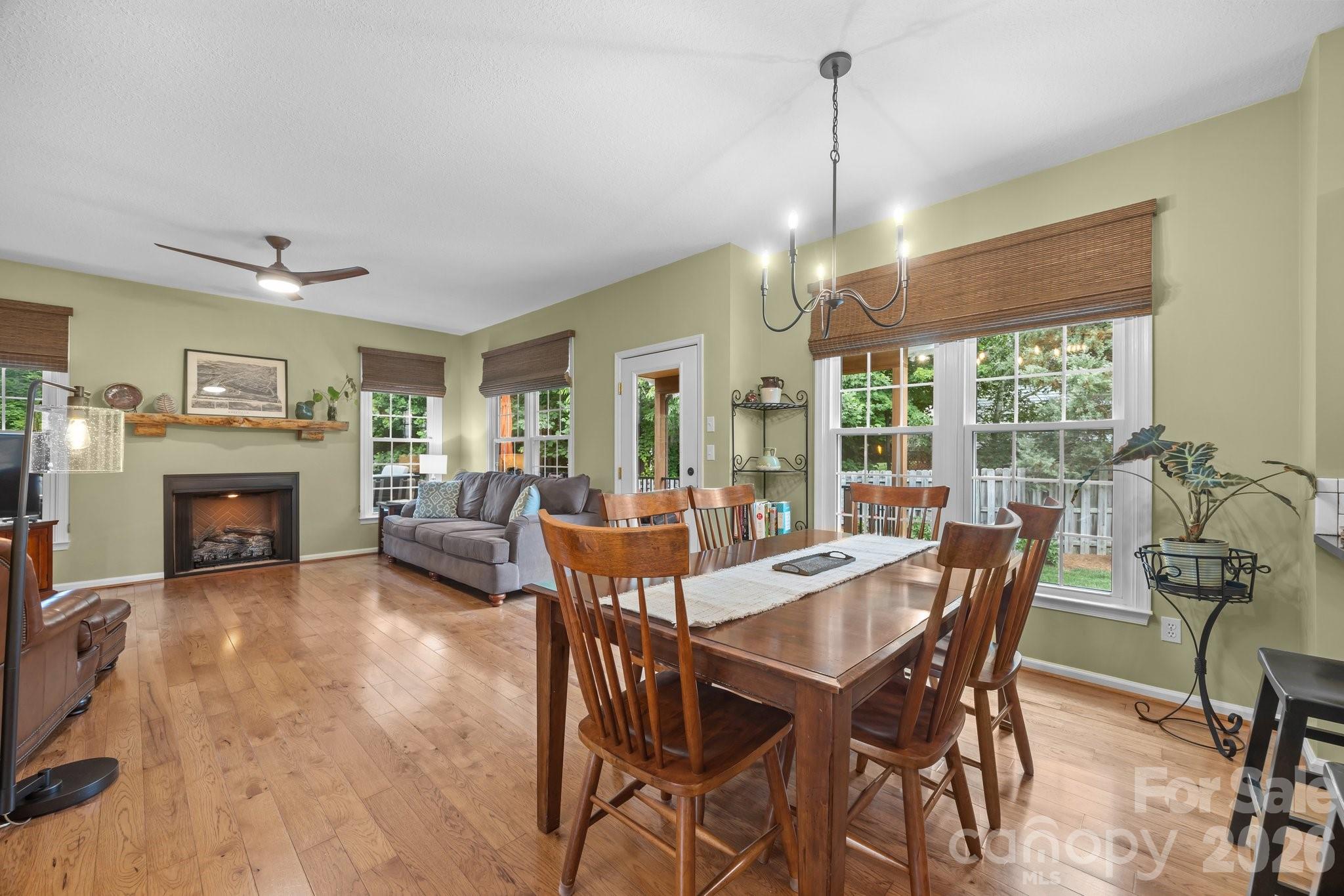 200 Windsor Forest Circle Property Photo 17