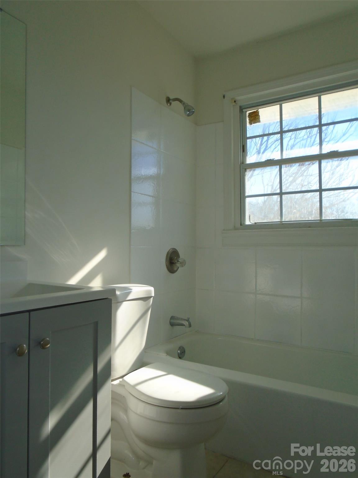 1111 Belmont Avenue 2 Property Photo 9
