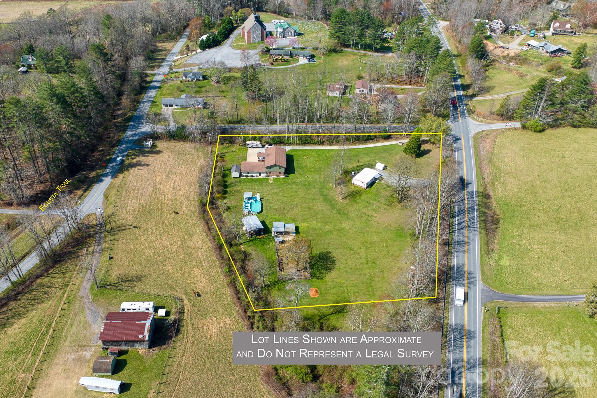 2456 Hendersonville Highway Property Photo 2