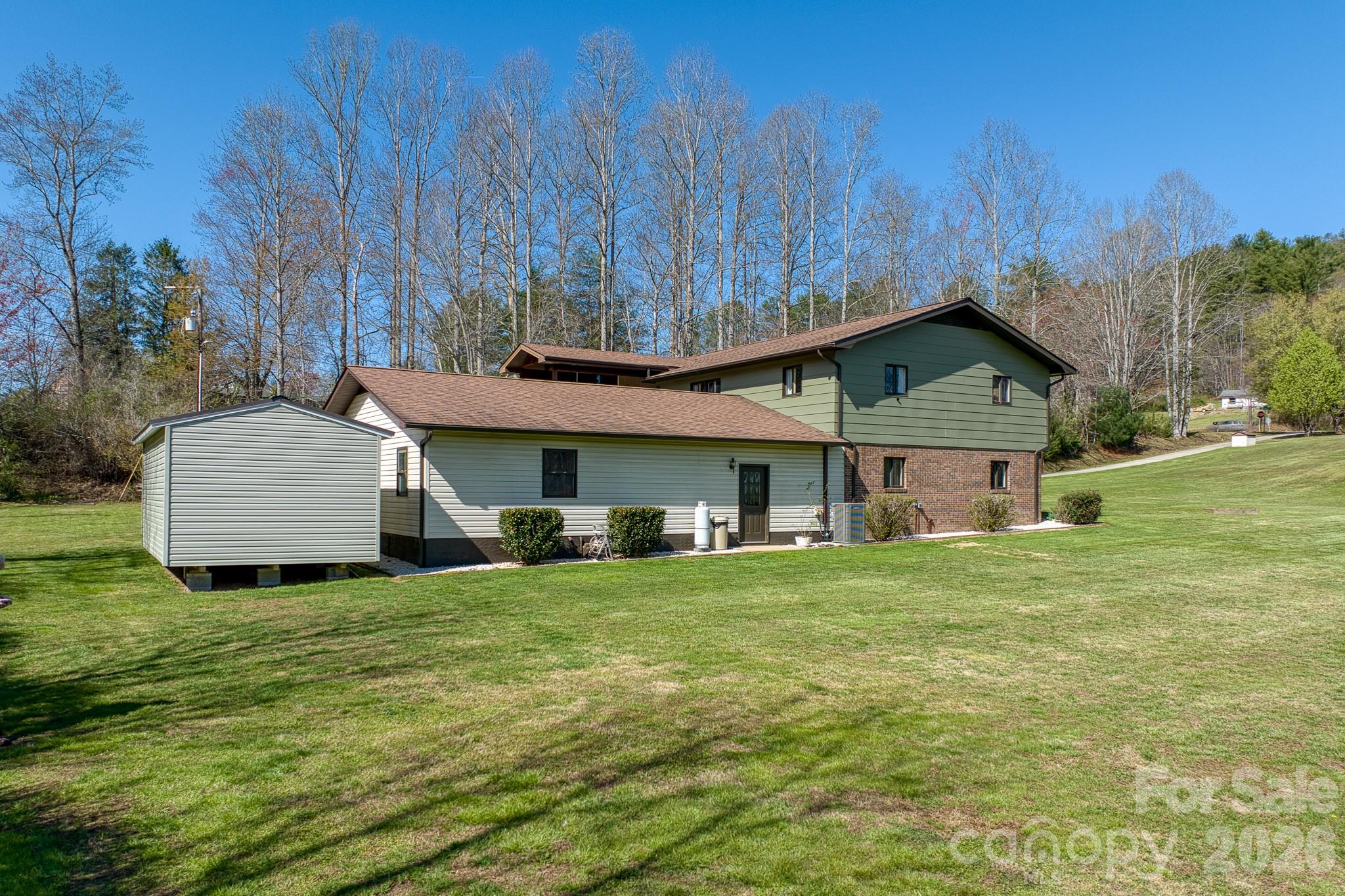 2456 Hendersonville Highway Property Photo 7
