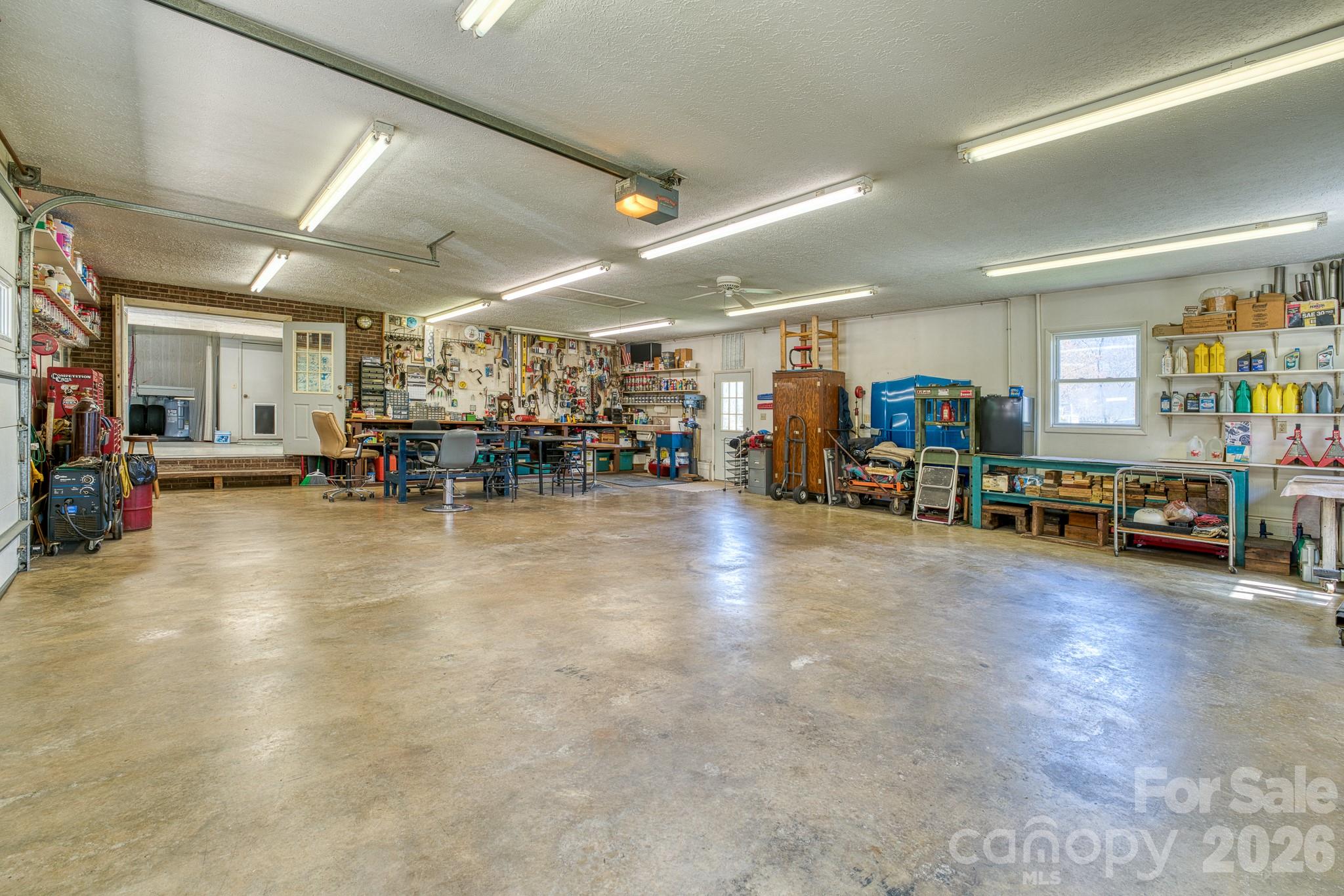 2456 Hendersonville Highway Property Photo 31