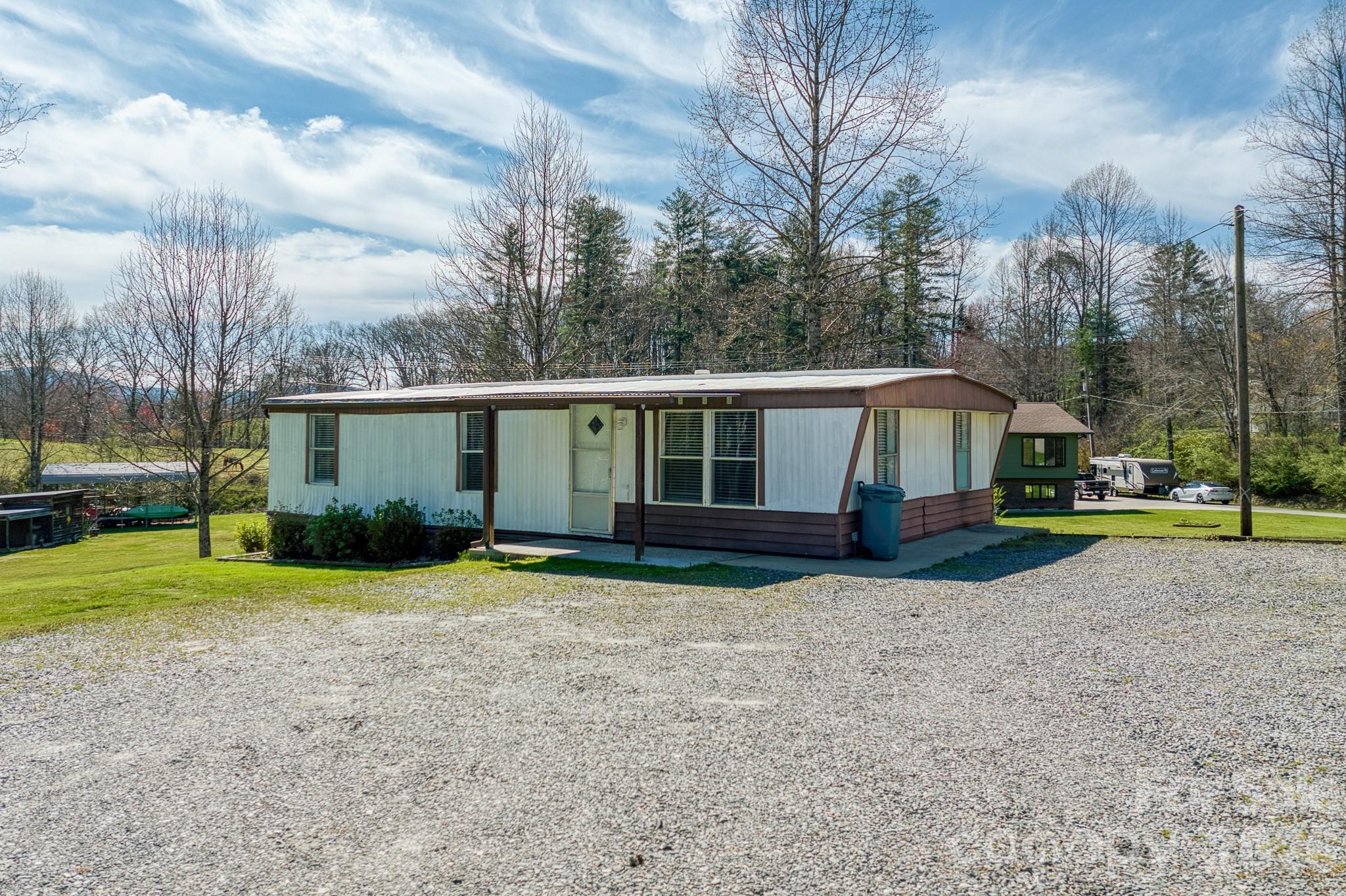 2456 Hendersonville Highway Property Photo 37