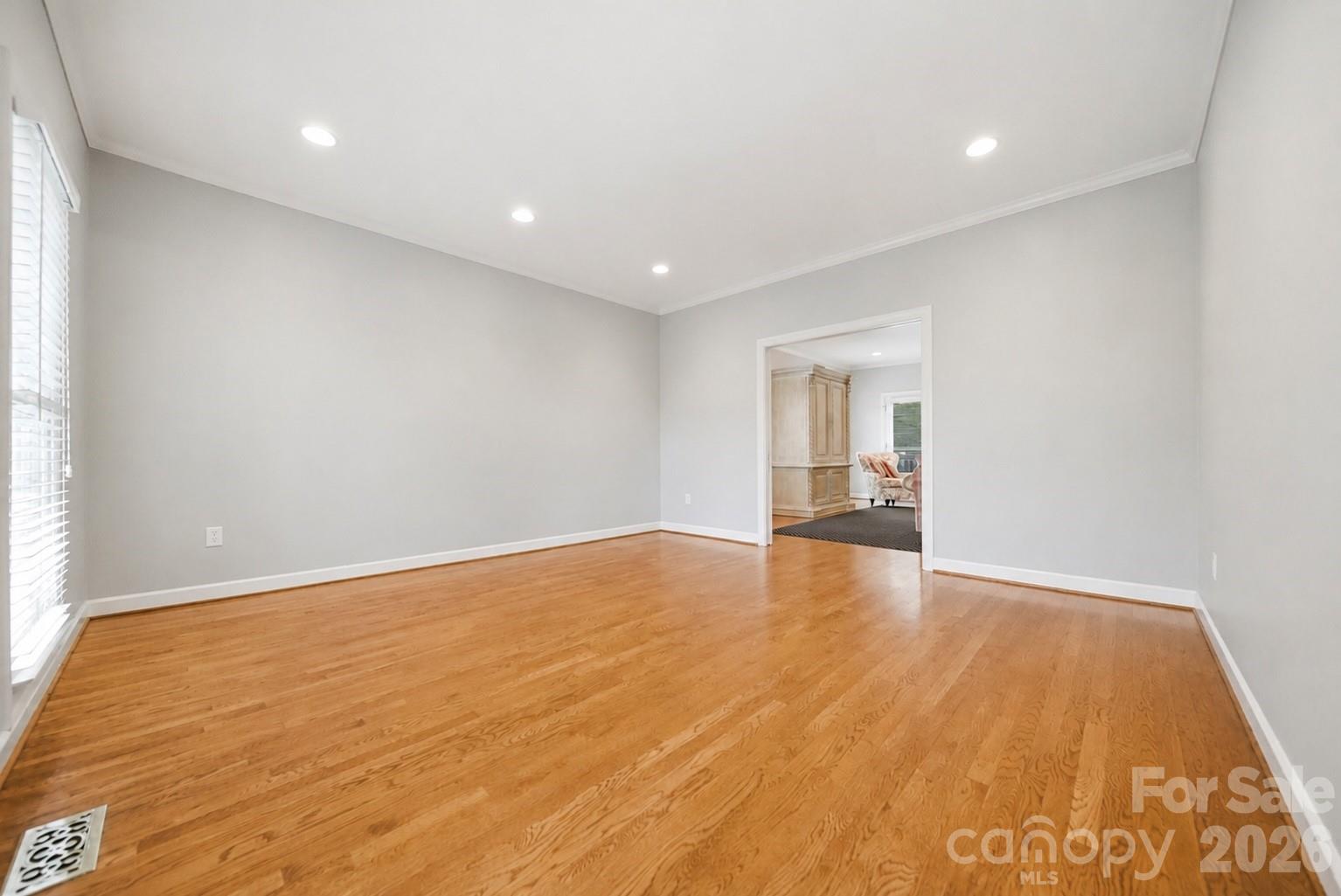 3704 8th Street Place Property Photo 5