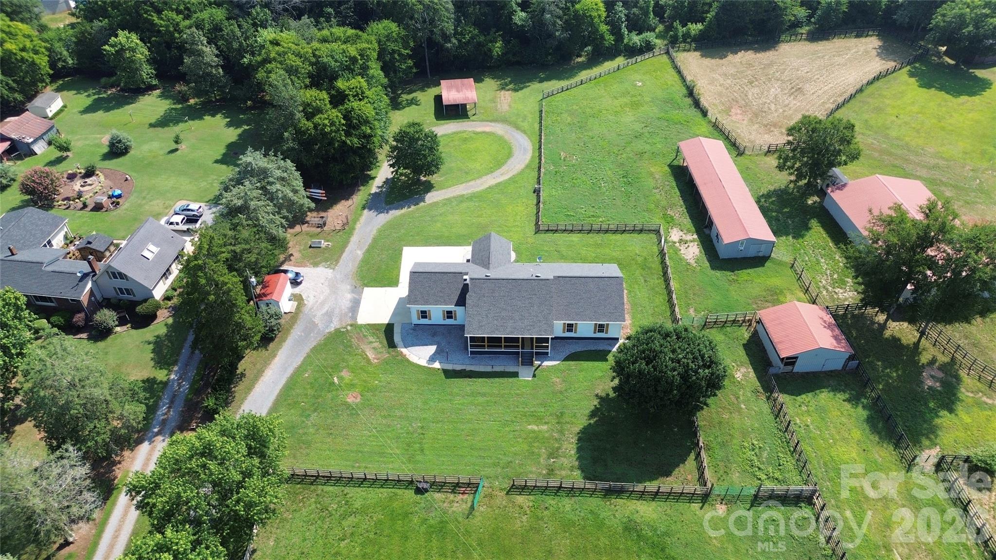 5008 Steele Village Road Property Photo 3