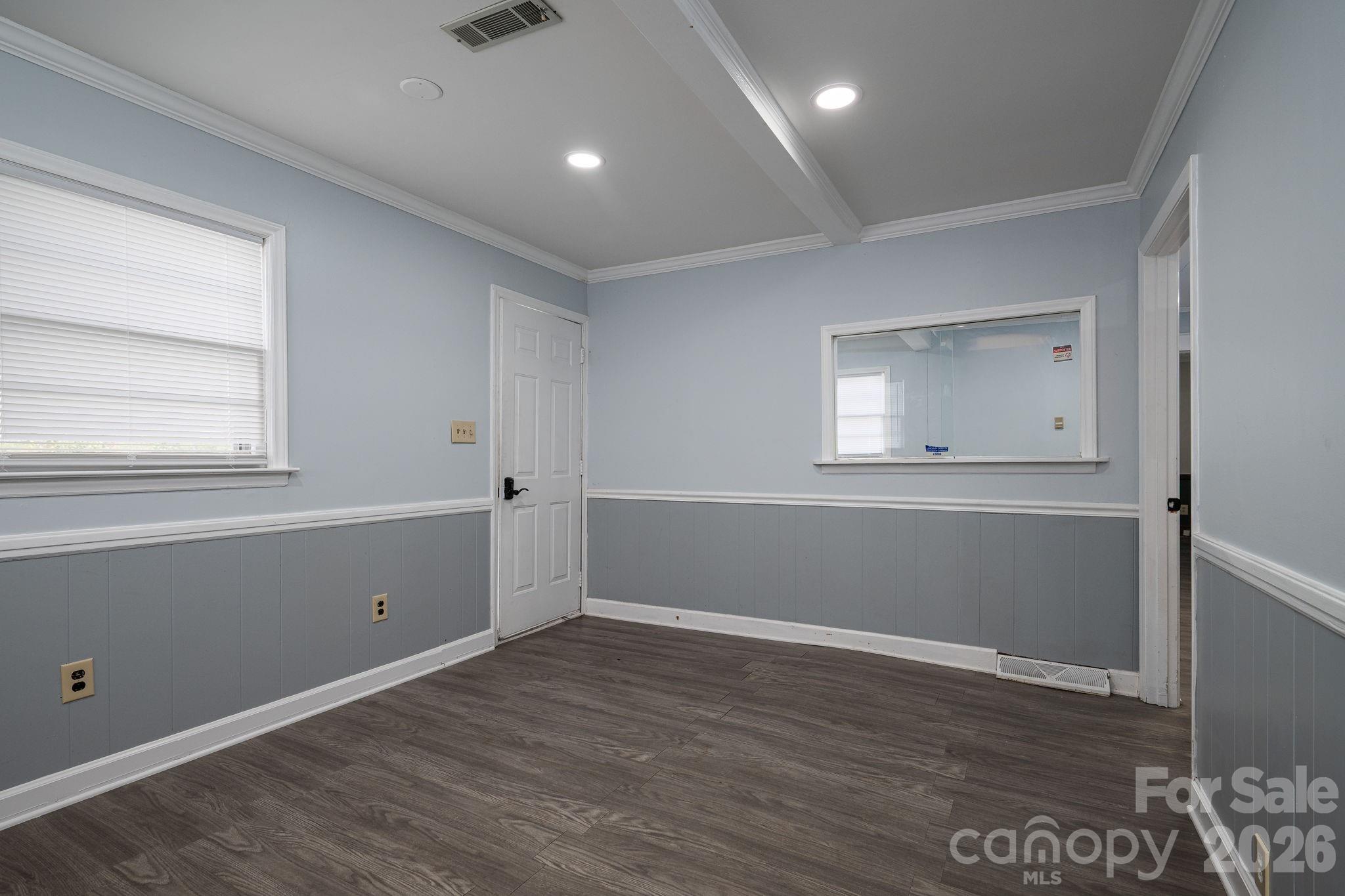 511 Lee Avenue Property Photo 3