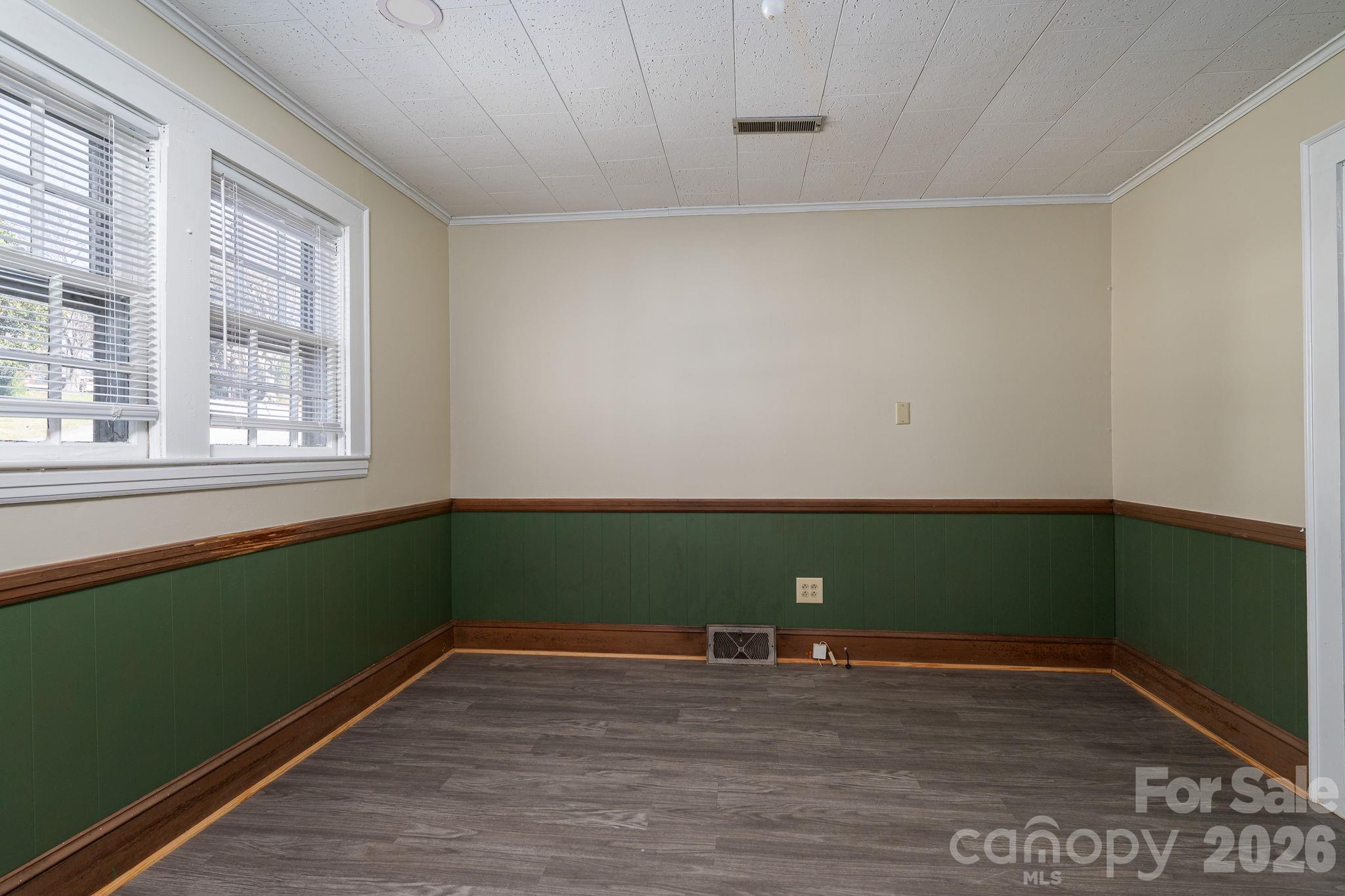 511 Lee Avenue Property Photo 8