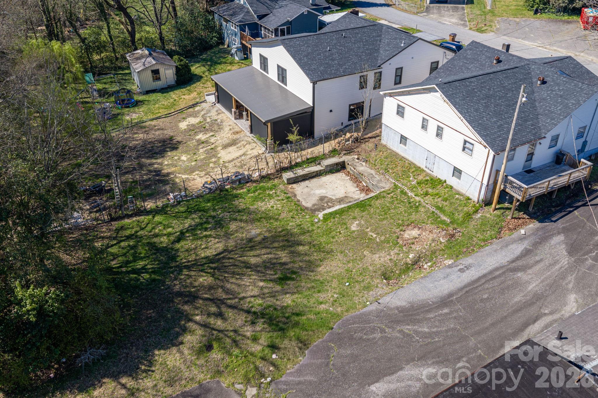 511 Lee Avenue Property Photo 24