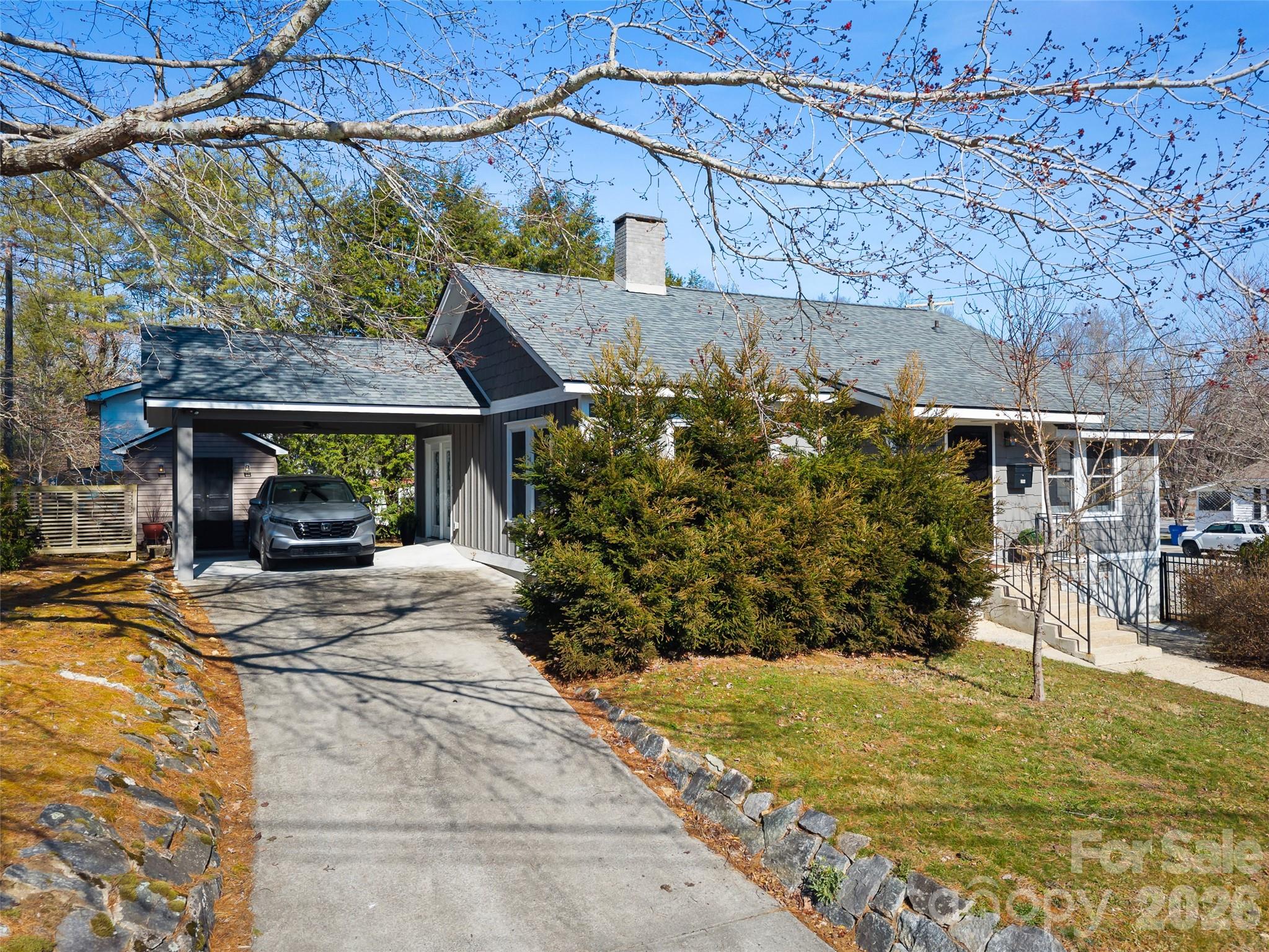 294 S Caldwell Street Property Photo 1
