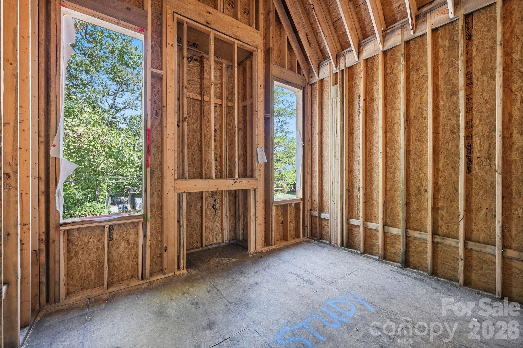 541 Greenway Street Property Photo 14