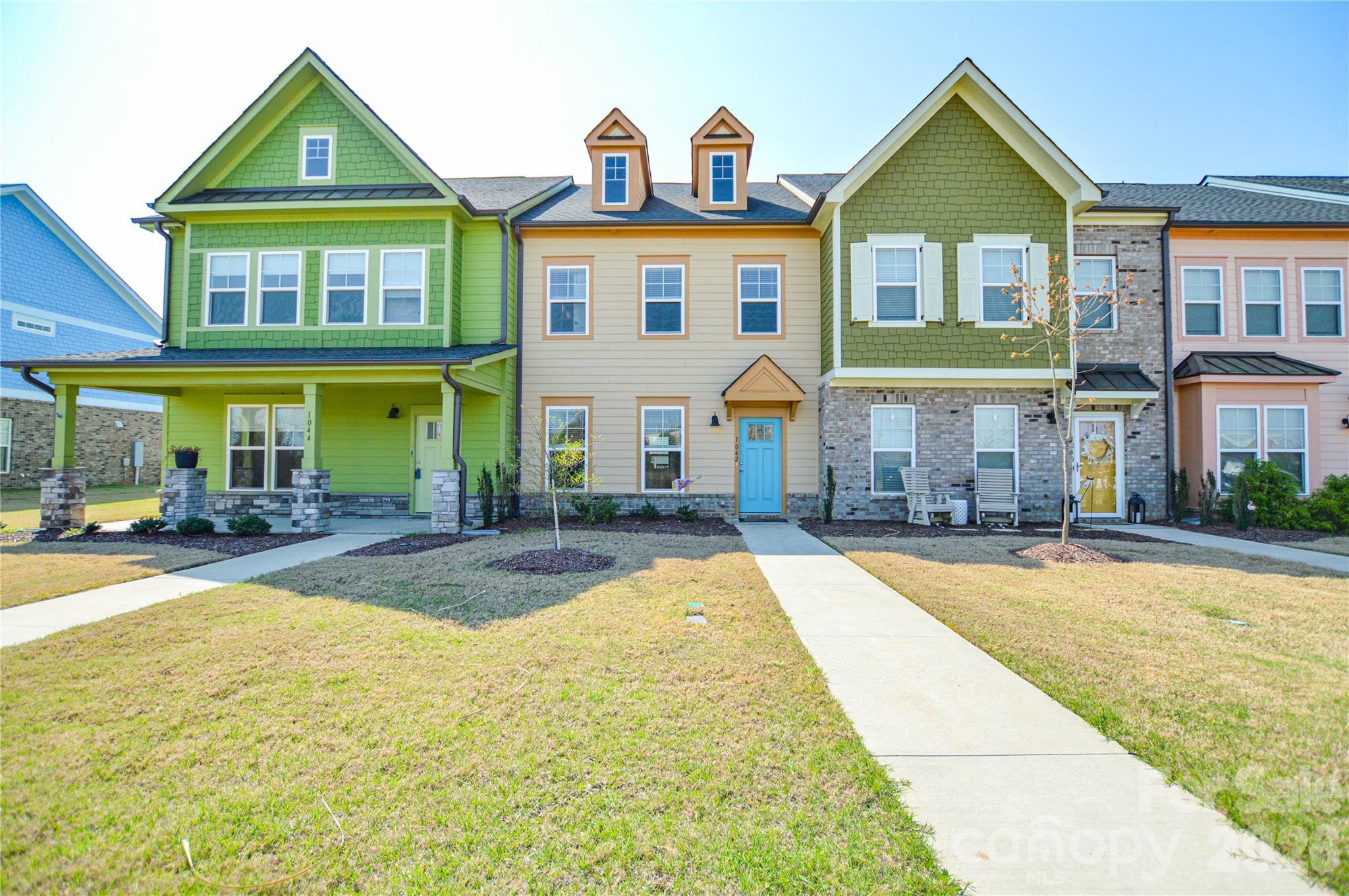 1042 Riverwalk Parkway Property Photo 1