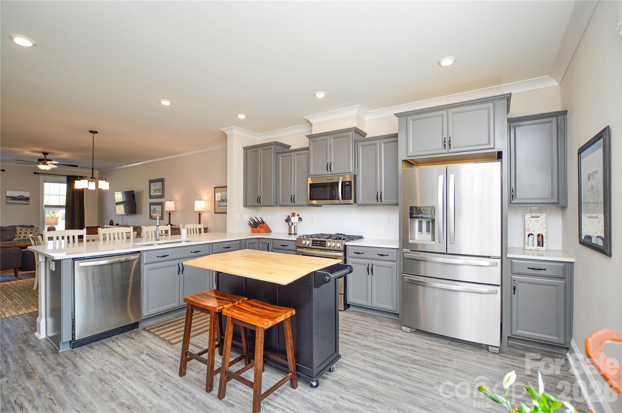 1042 Riverwalk Parkway Property Photo 2