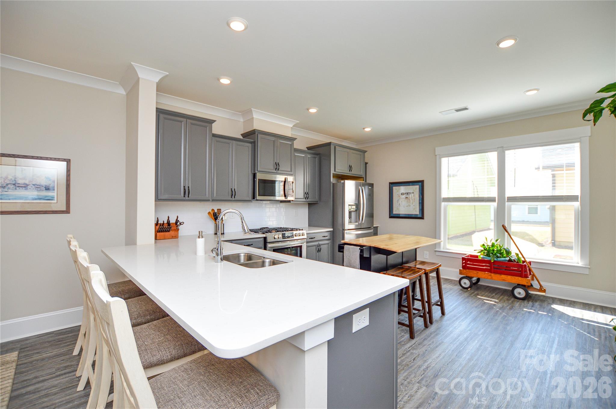 1042 Riverwalk Parkway Property Photo 3