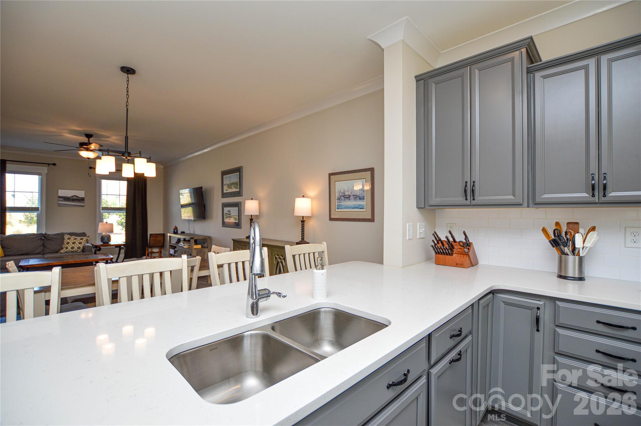 1042 Riverwalk Parkway Property Photo 7