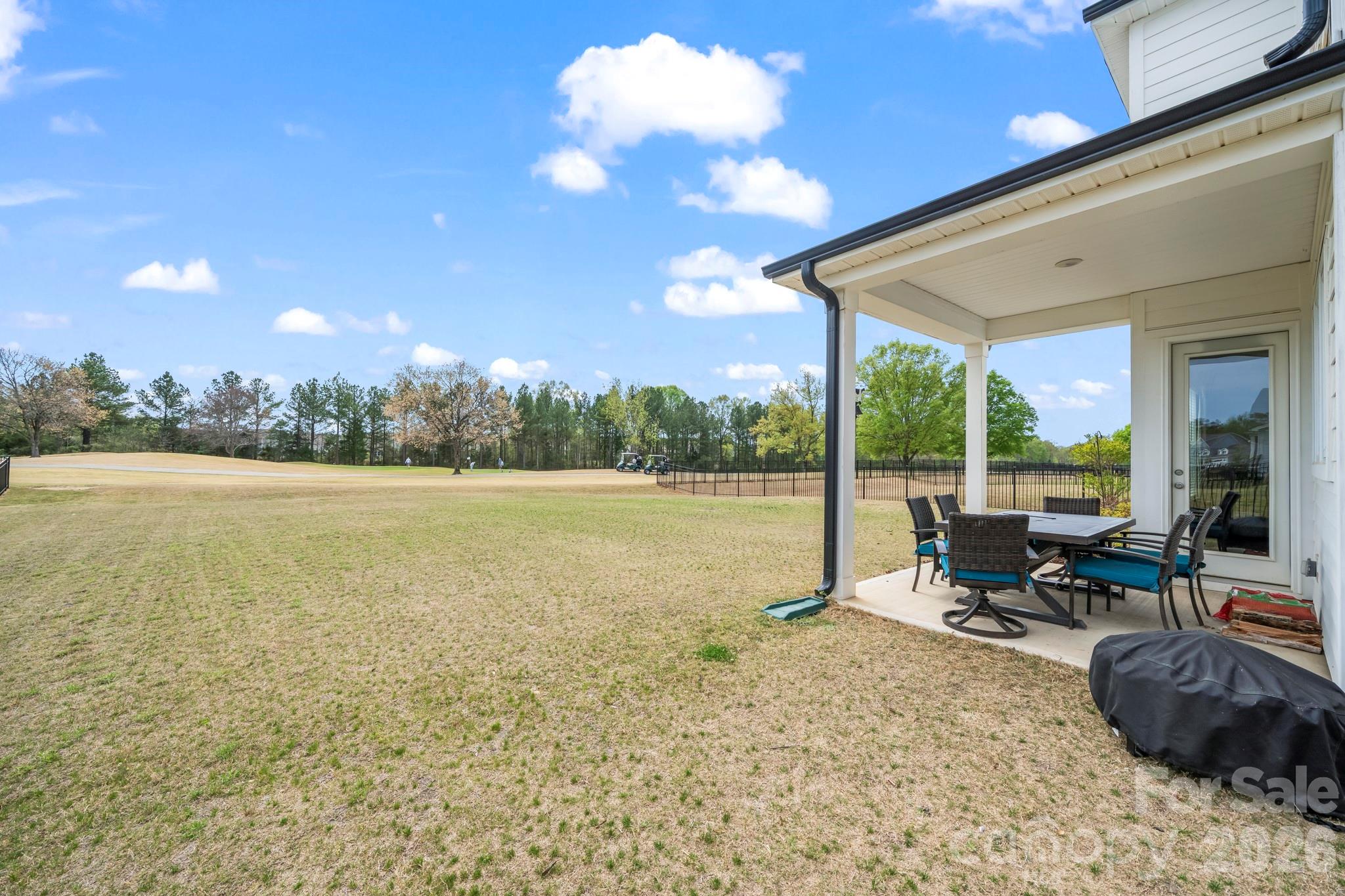 2023 Turnsberry Drive Property Photo 6
