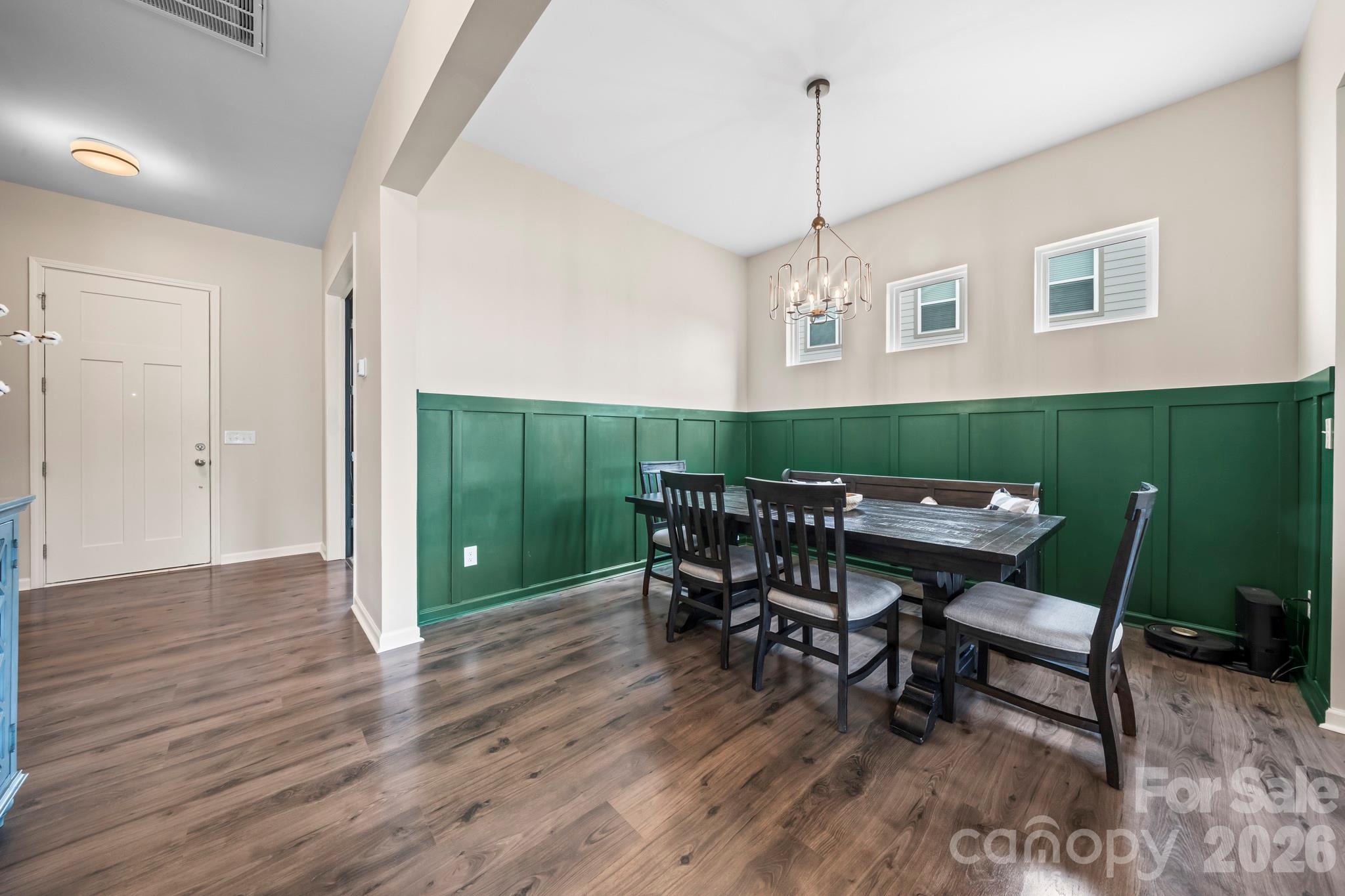 2023 Turnsberry Drive Property Photo 8