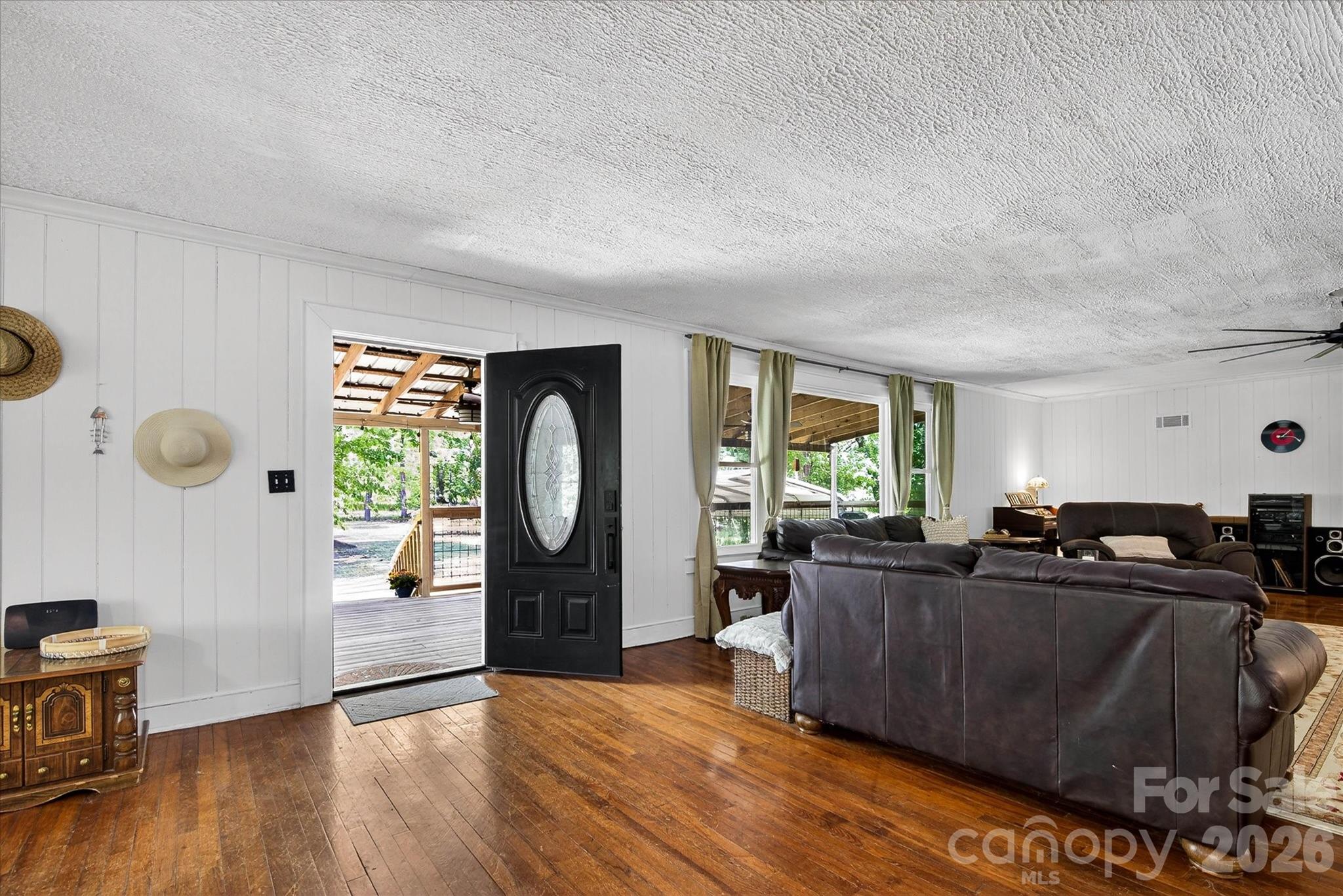 30640 Lockwood Drive Property Photo 5