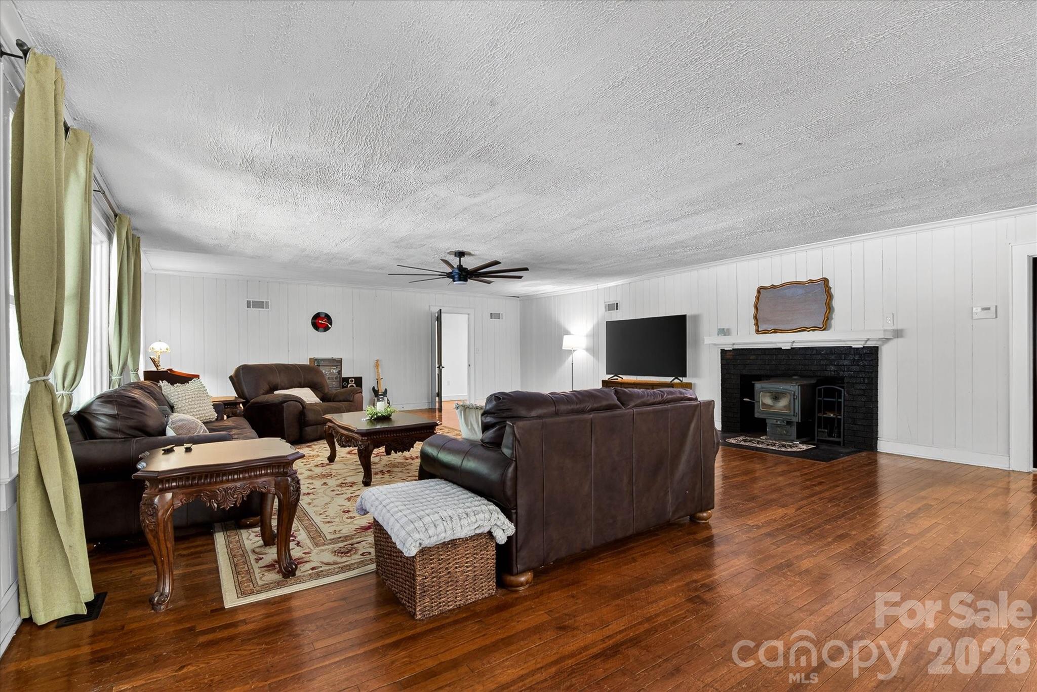 30640 Lockwood Drive Property Photo 6