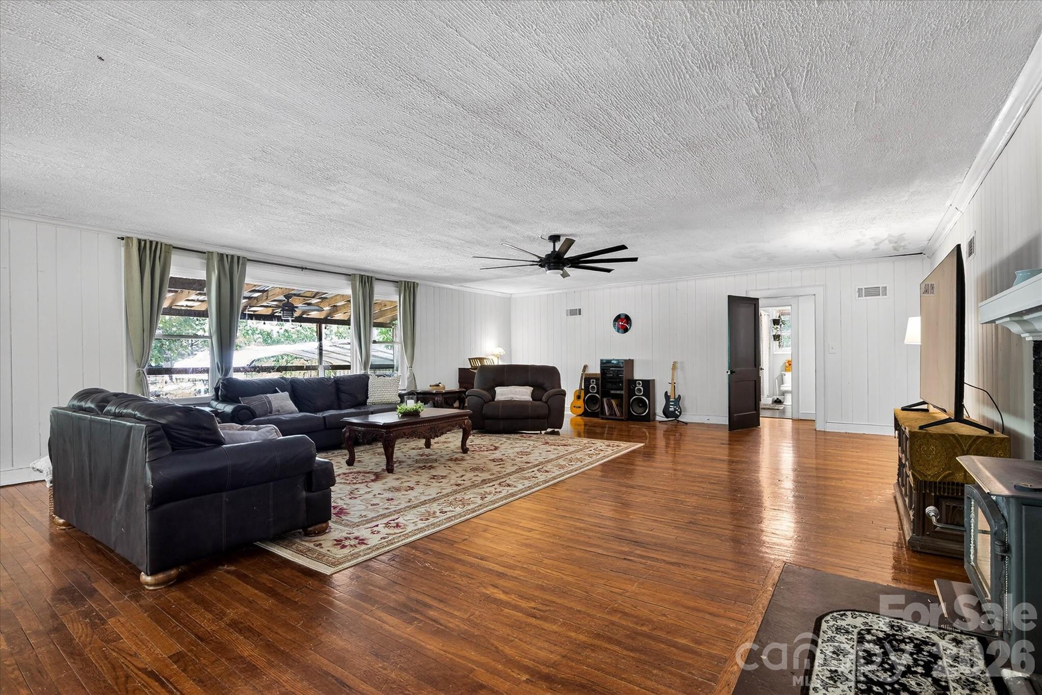 30640 Lockwood Drive Property Photo 7