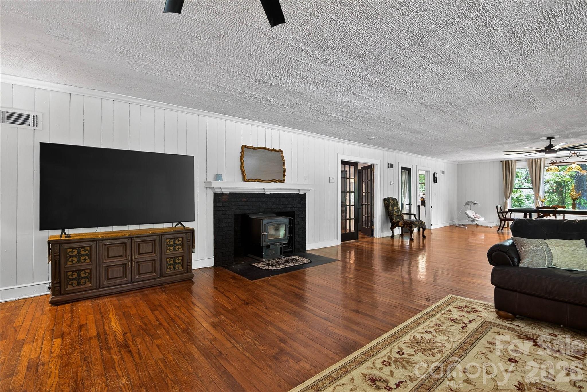 30640 Lockwood Drive Property Photo 9