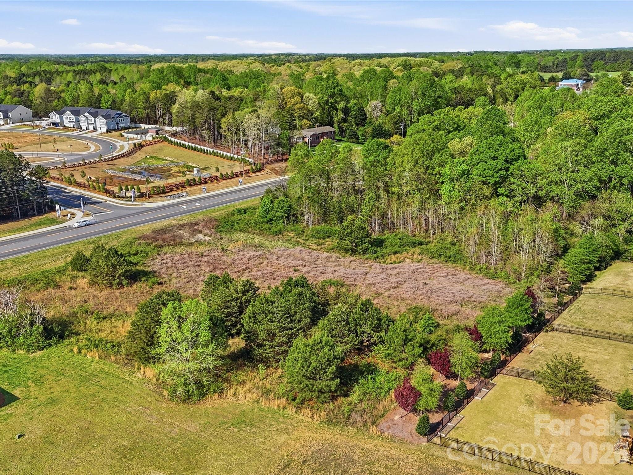 1386 Highway 55 Highway Property Photo