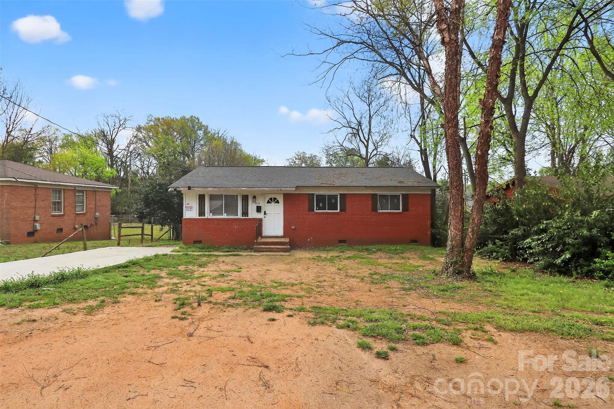 1019 Lewiston Avenue Property Photo 1