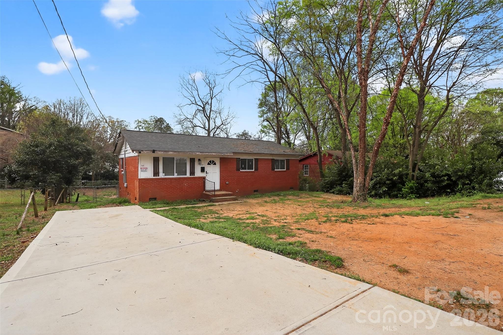 1019 Lewiston Avenue Property Photo 2