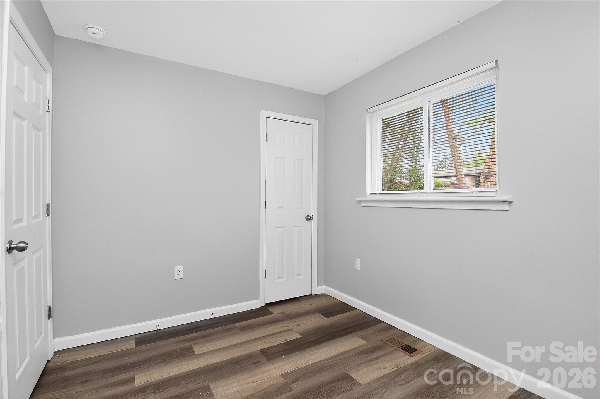 1019 Lewiston Avenue Property Photo 9