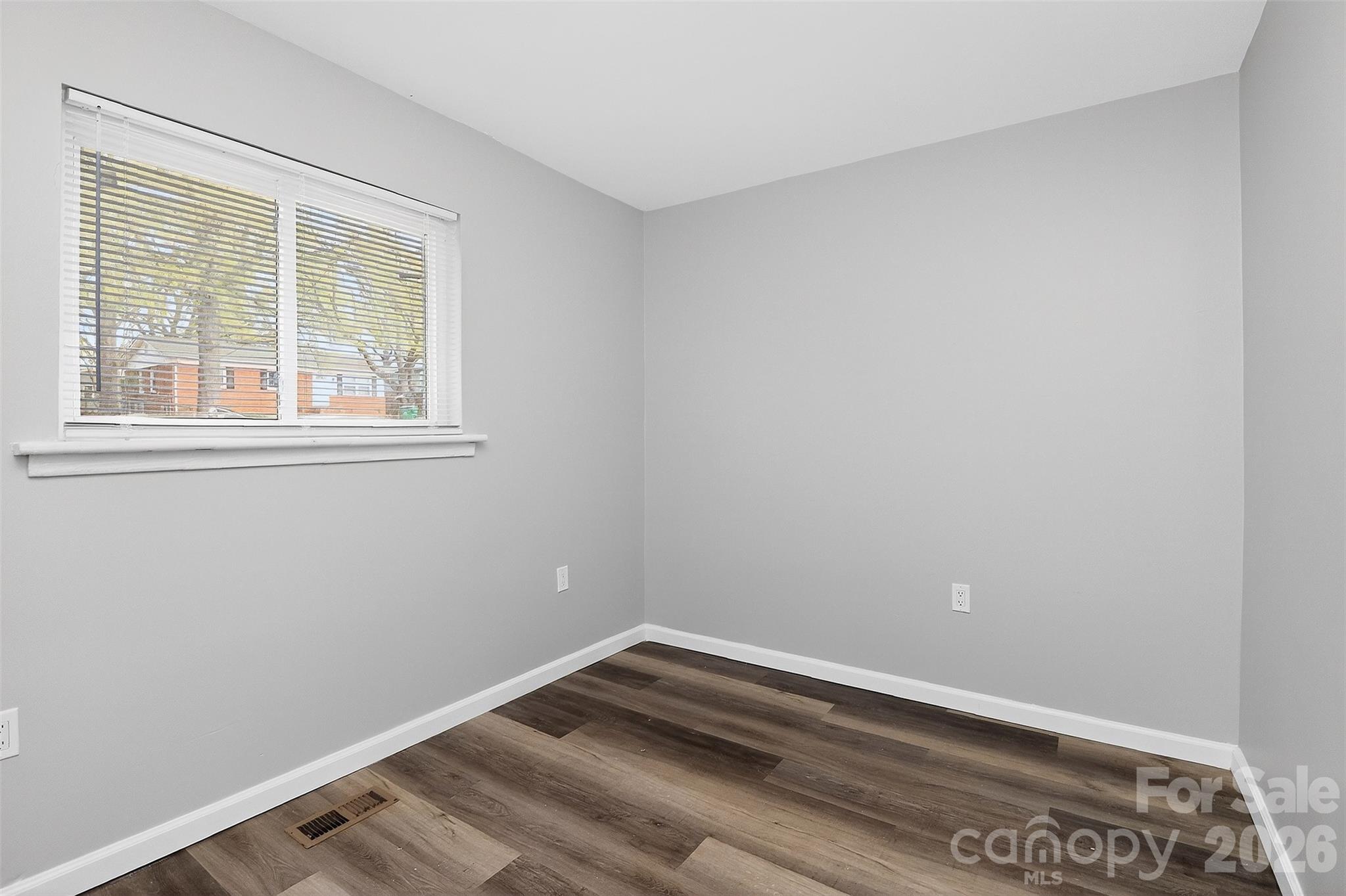 1019 Lewiston Avenue Property Photo 11