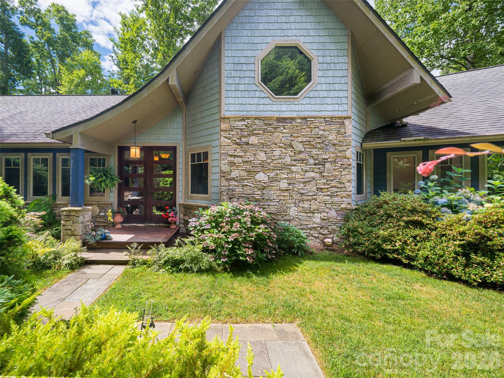 935 Whites Lake Boulevard Property Photo 2