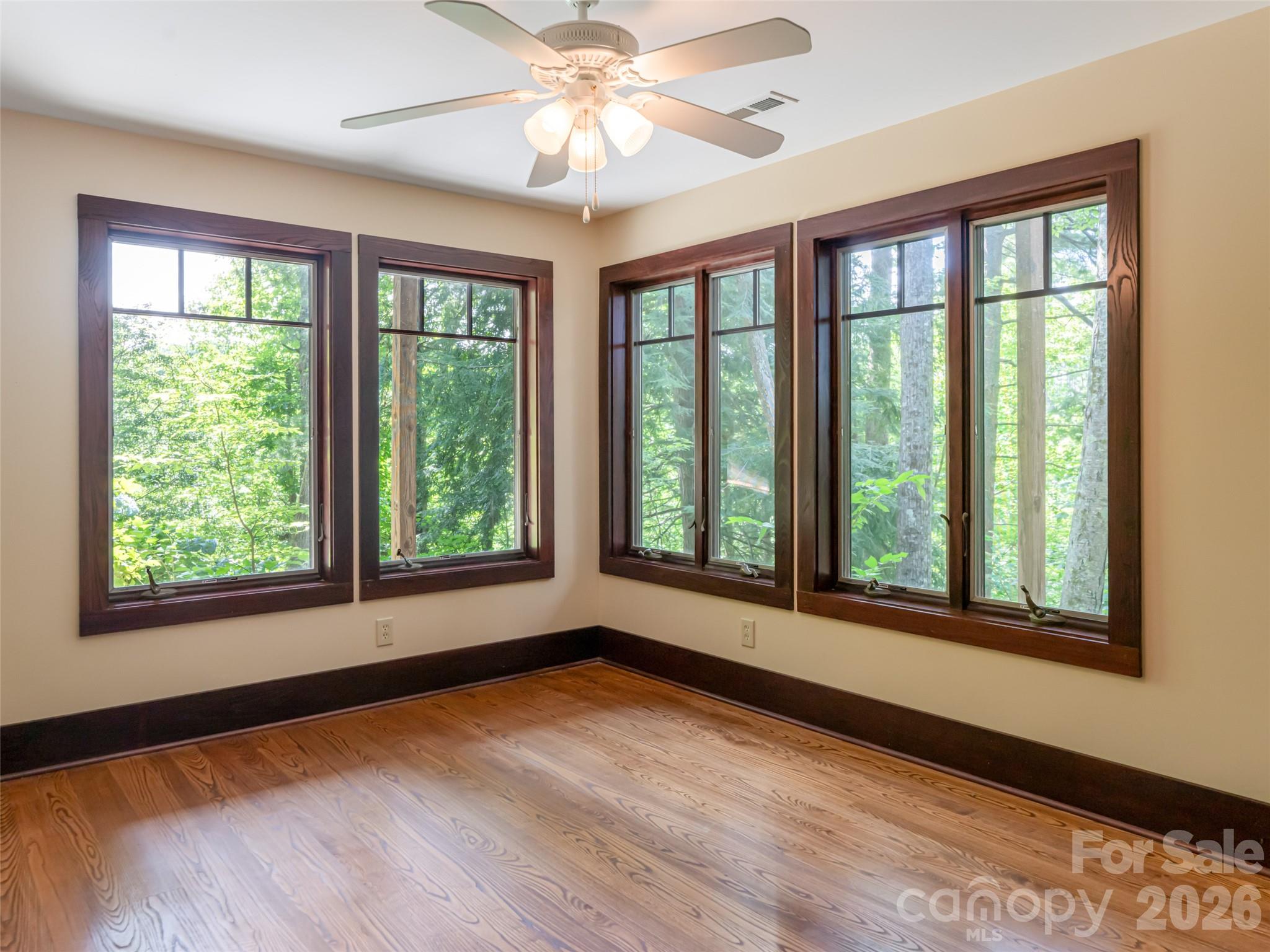 935 Whites Lake Boulevard Property Photo 28