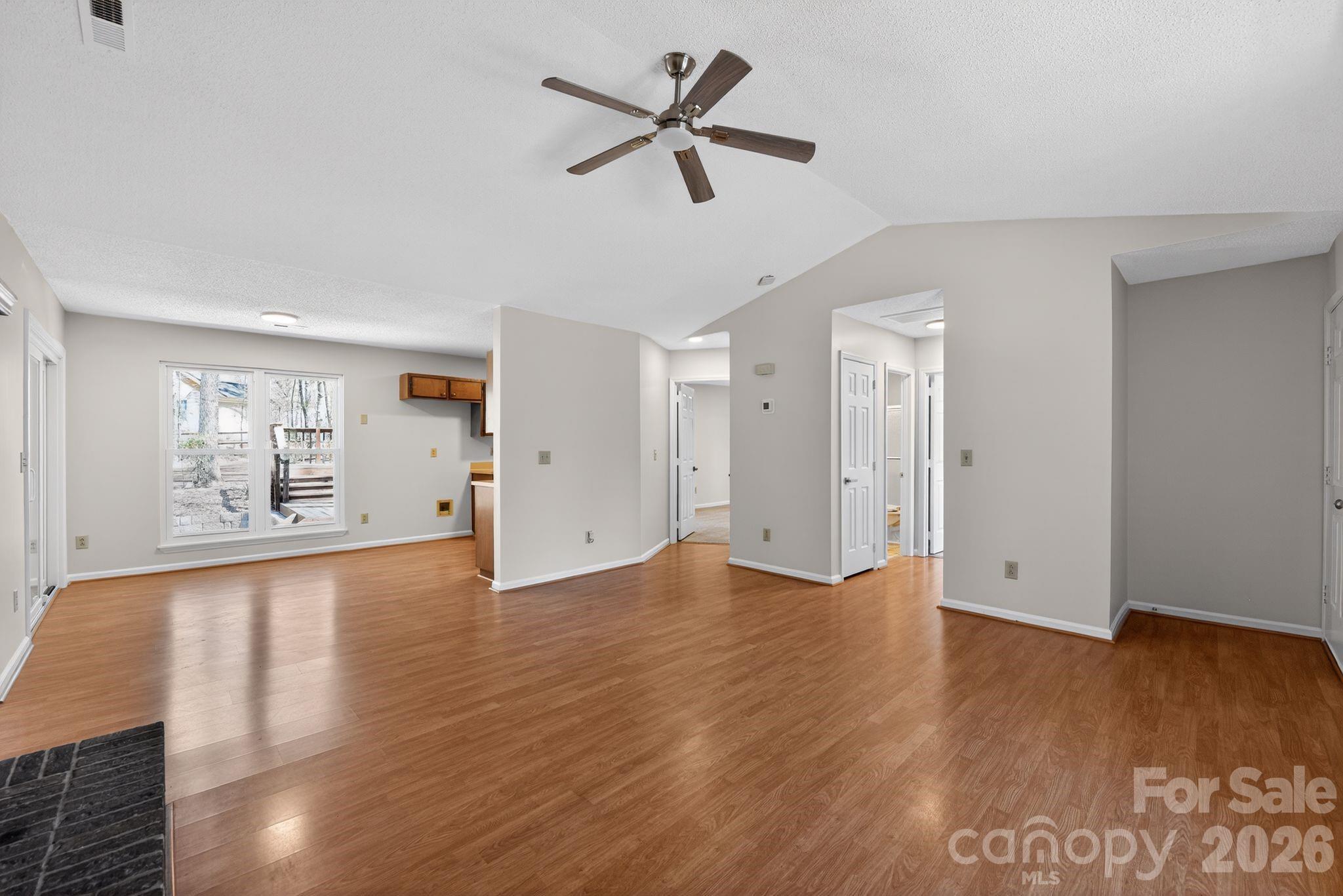 100 Steuben Drive Property Photo 4