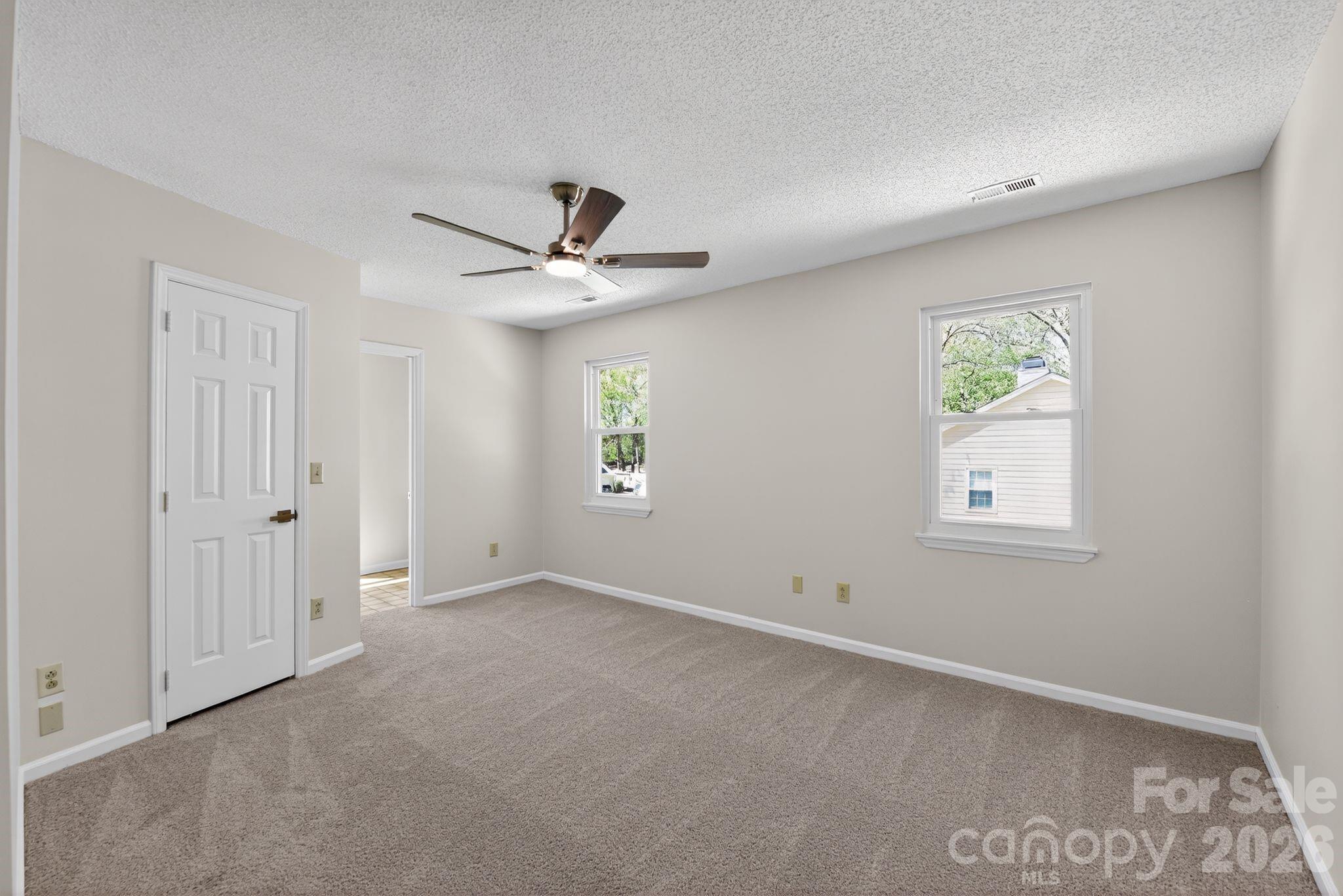100 Steuben Drive Property Photo 9