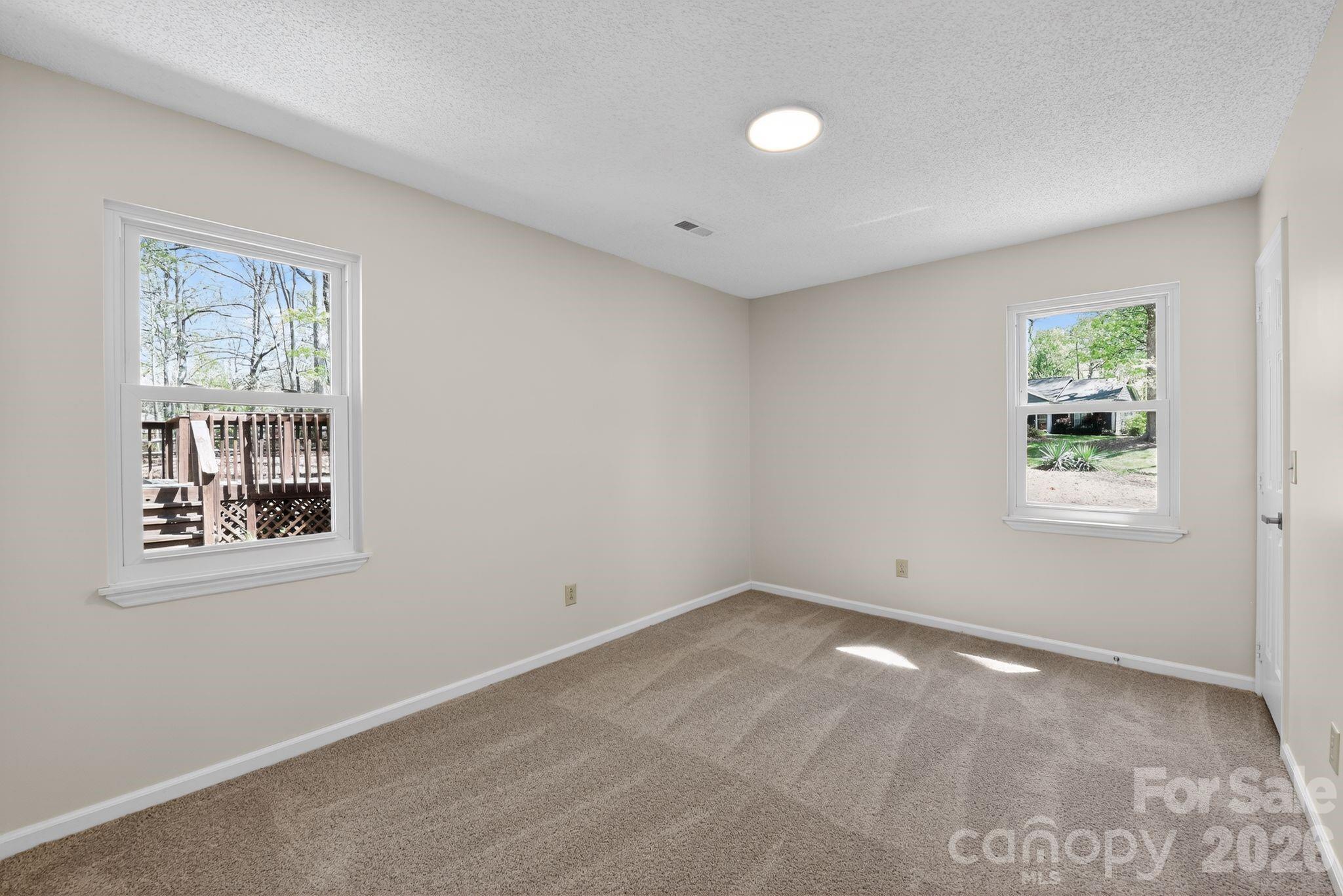 100 Steuben Drive Property Photo 10