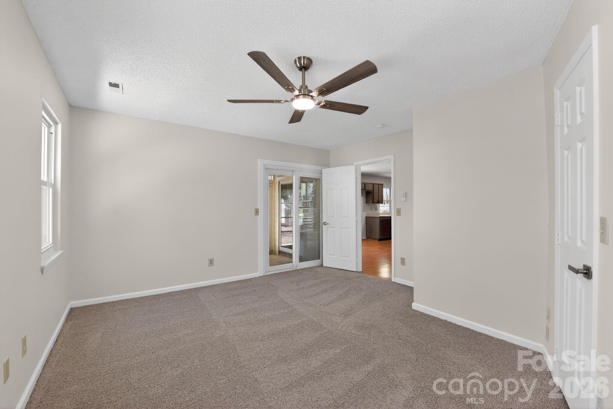 100 Steuben Drive Property Photo 12