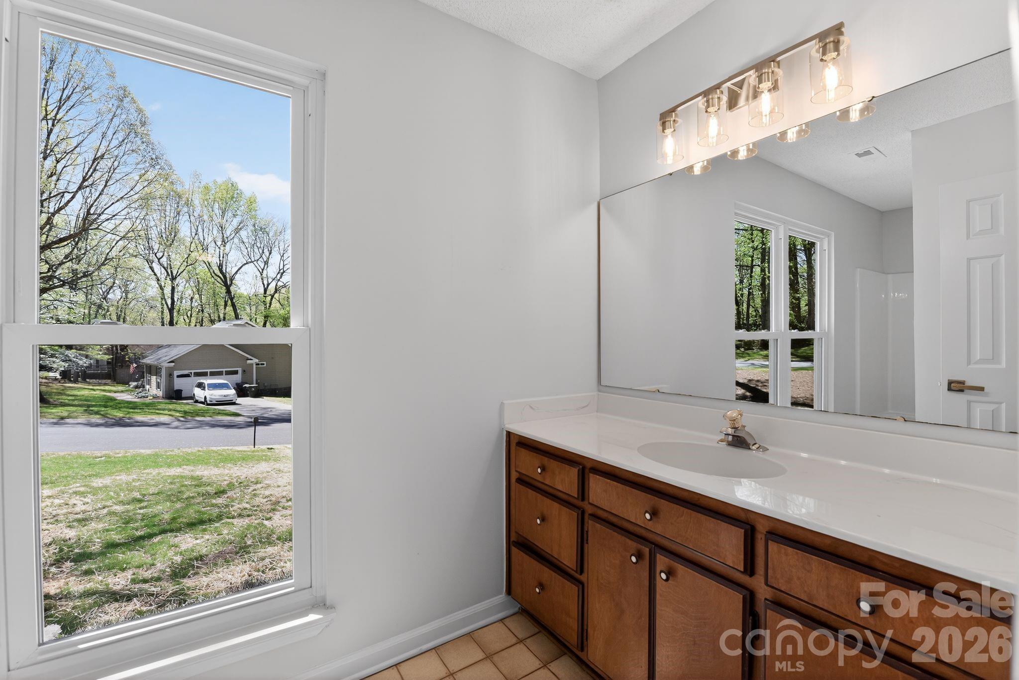 100 Steuben Drive Property Photo 13