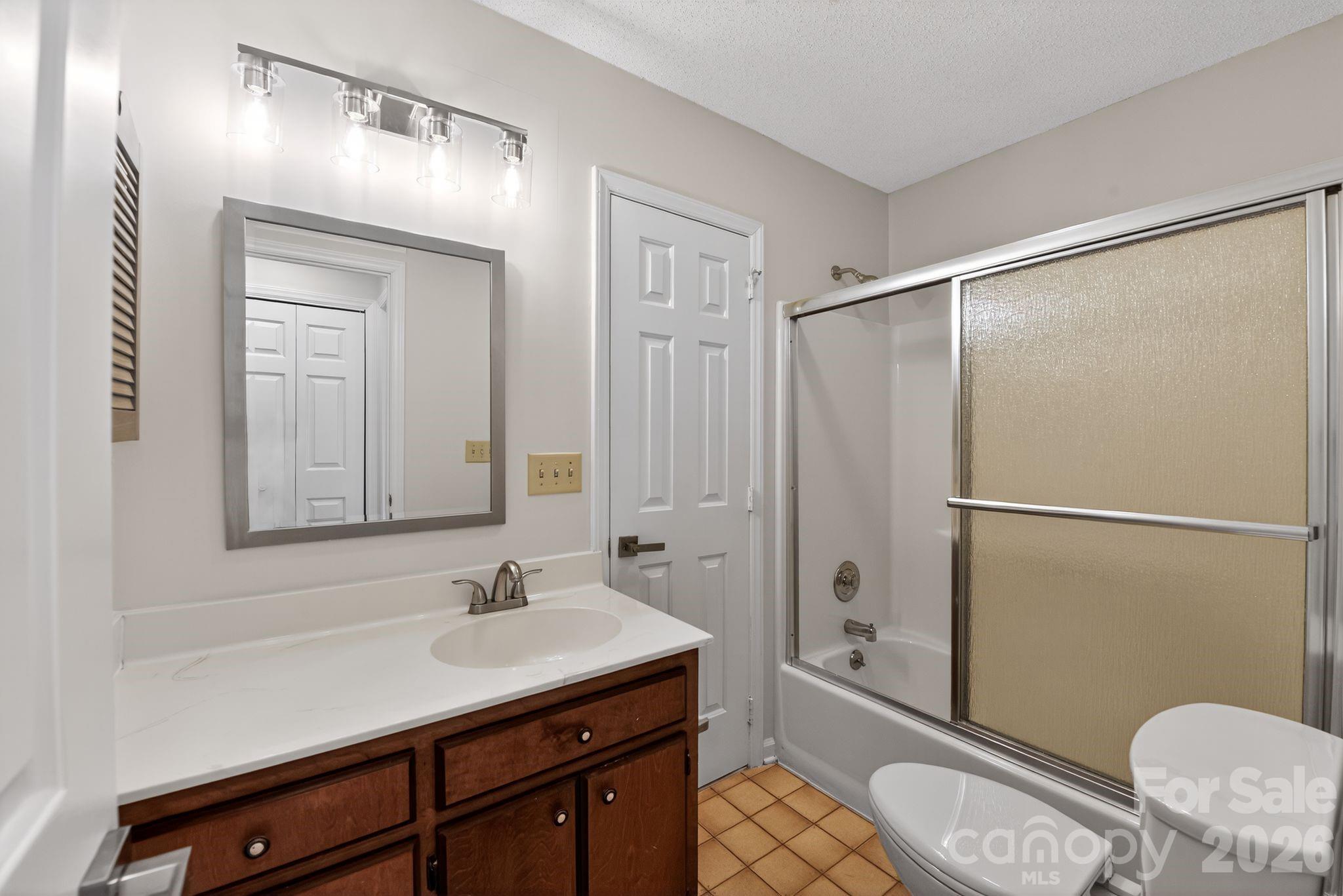 100 Steuben Drive Property Photo 14