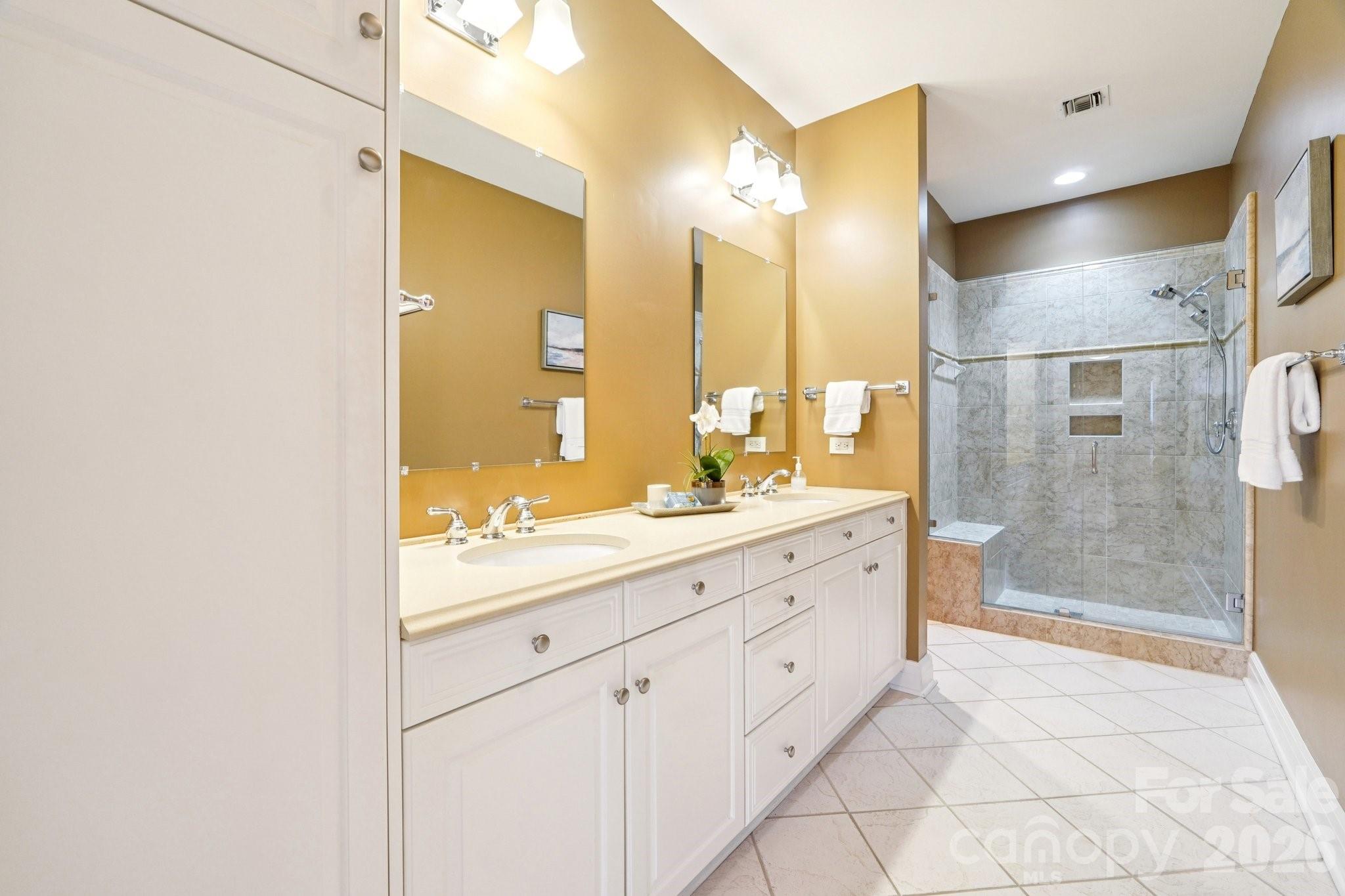 526 N Church Street Property Photo 25