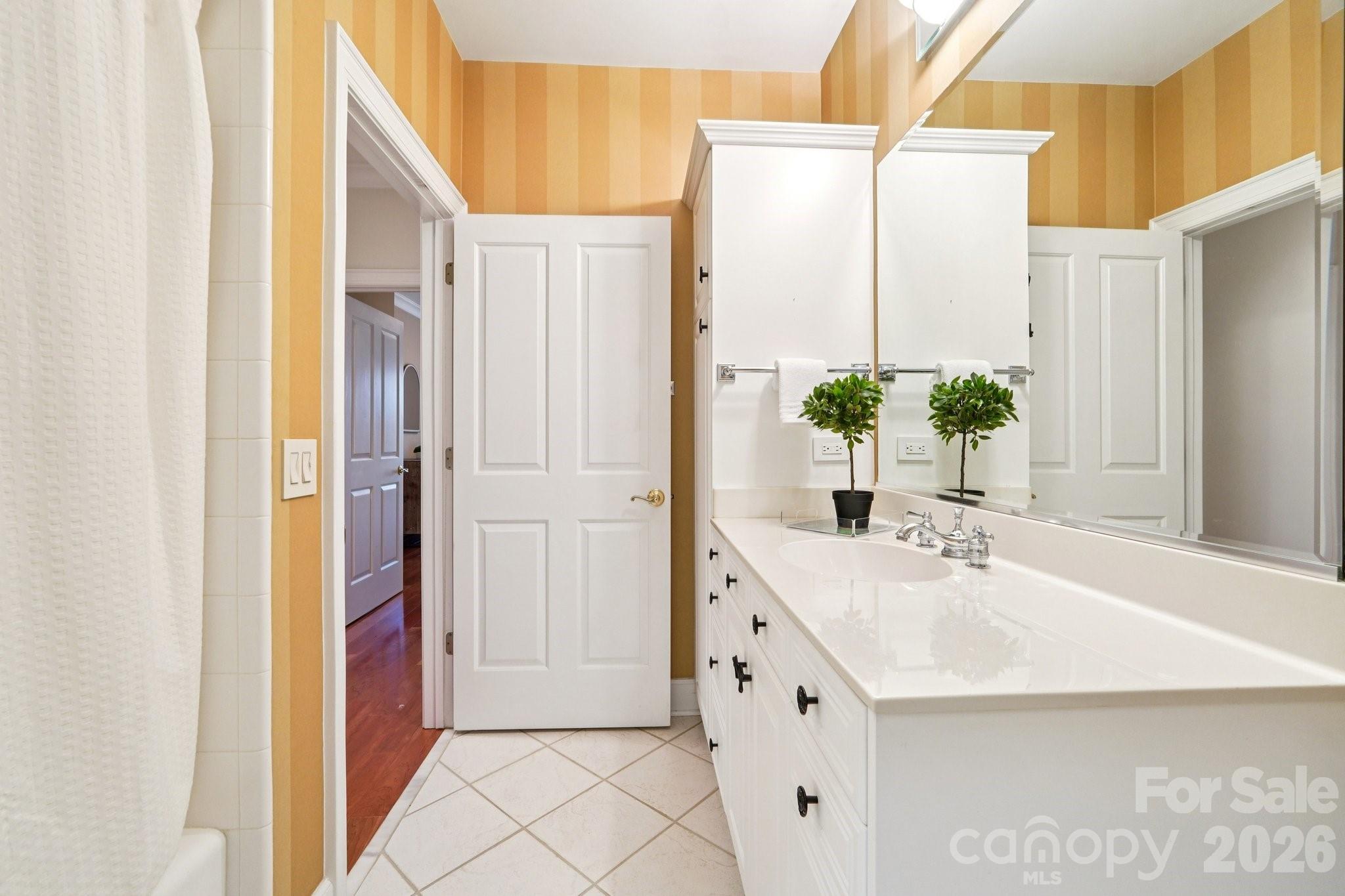 526 N Church Street Property Photo 33