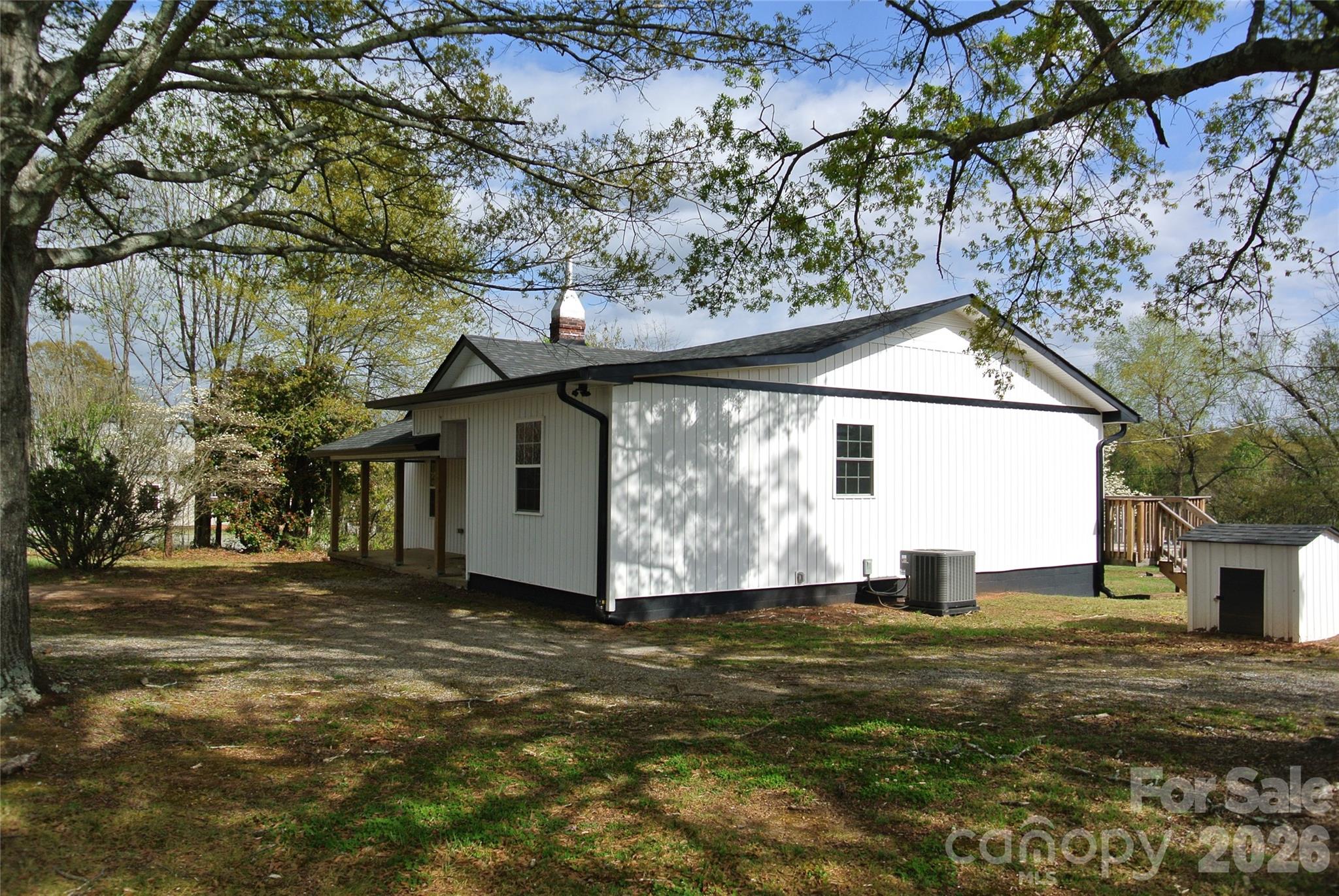 123 Moore Road Property Photo 7