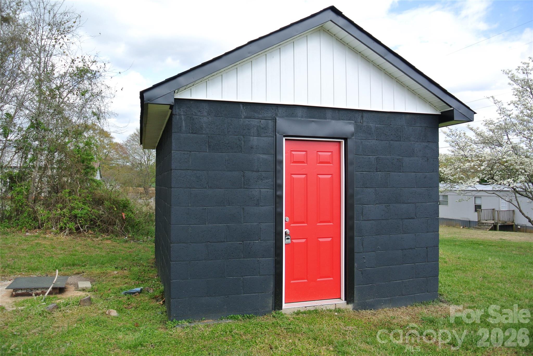 123 Moore Road Property Photo 11