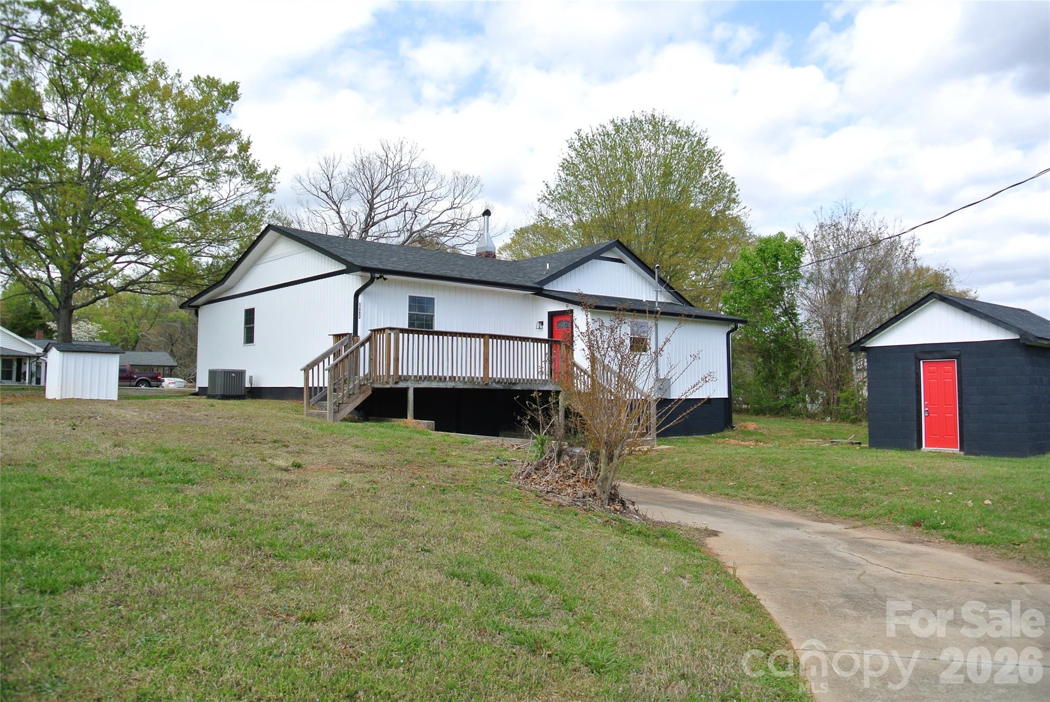 123 Moore Road Property Photo 12