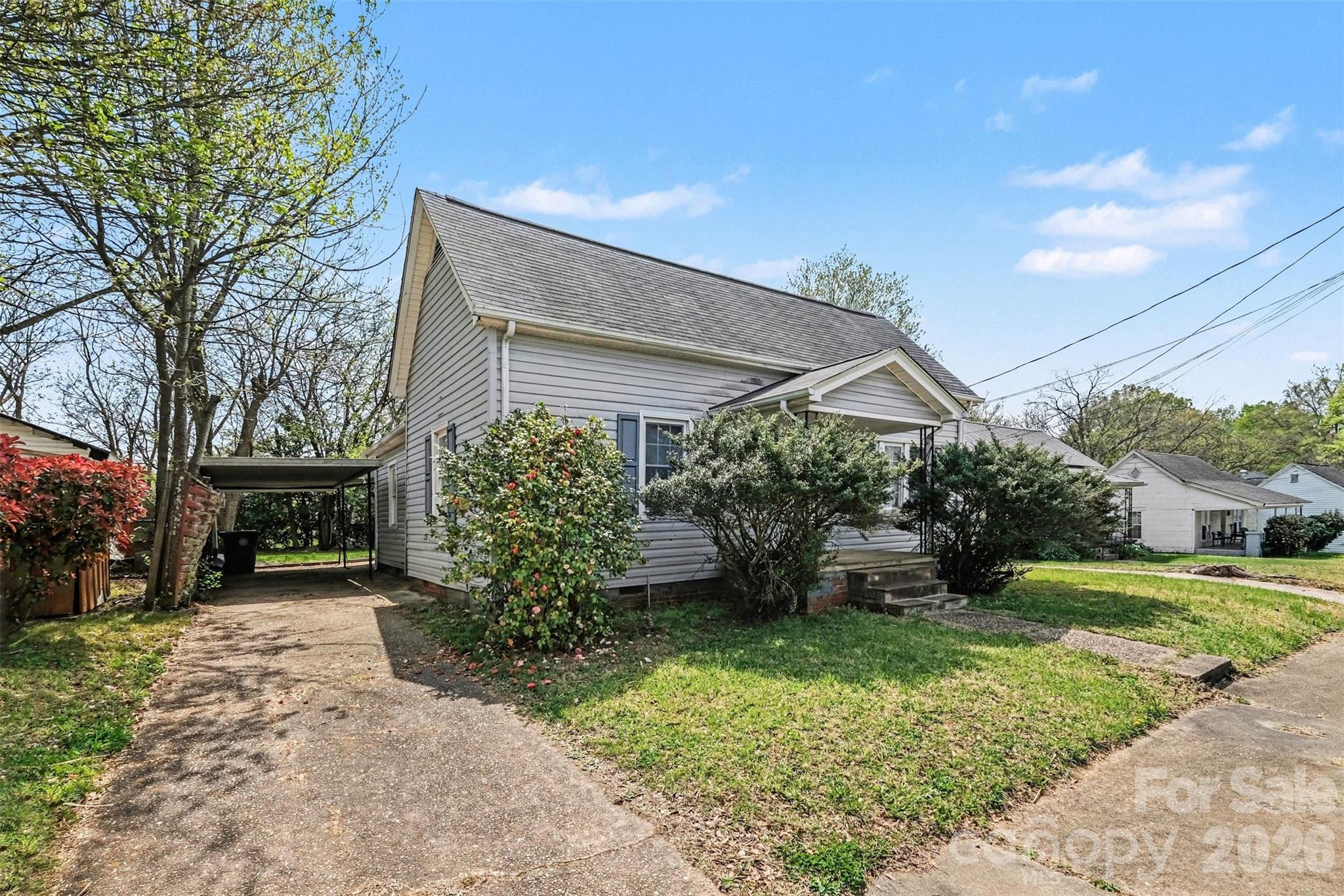 1007 S Church Street Property Photo 3