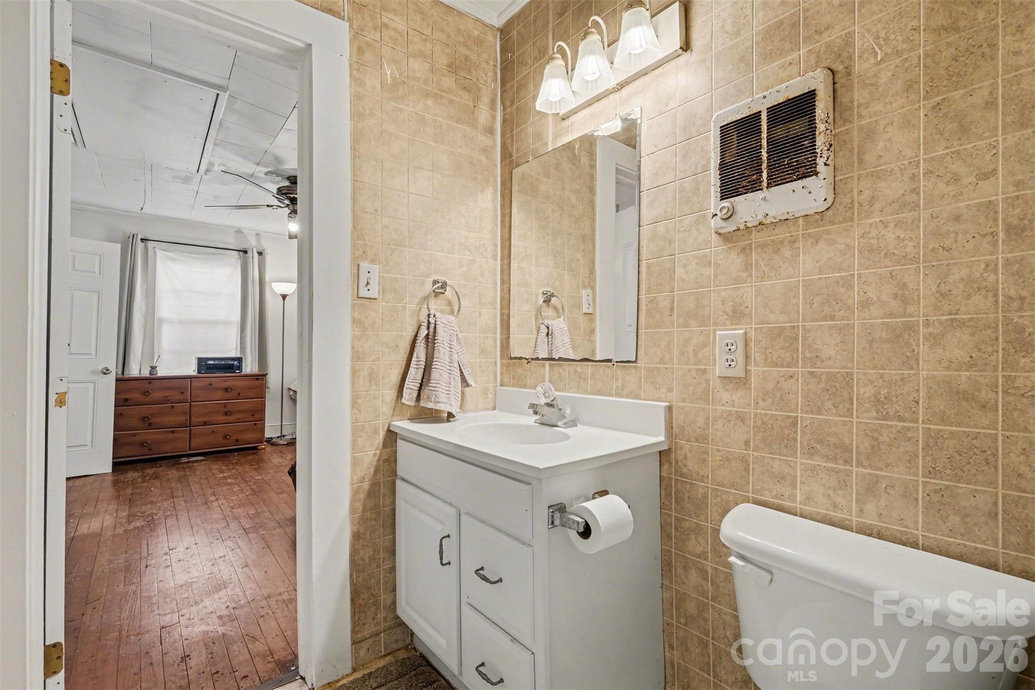 1007 S Church Street Property Photo 19