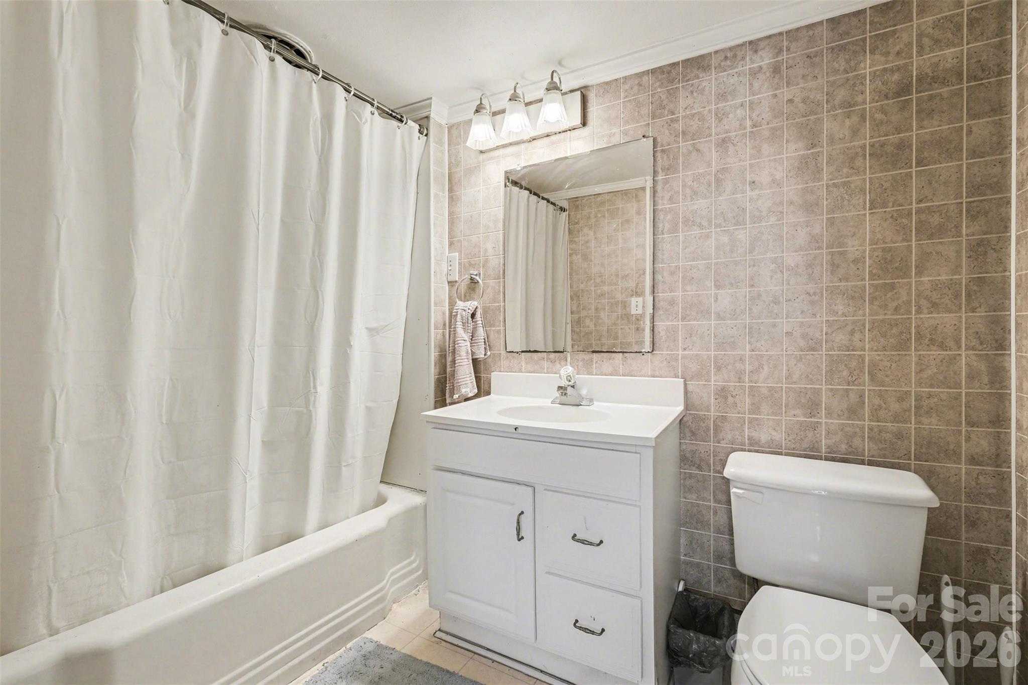 1007 S Church Street Property Photo 23