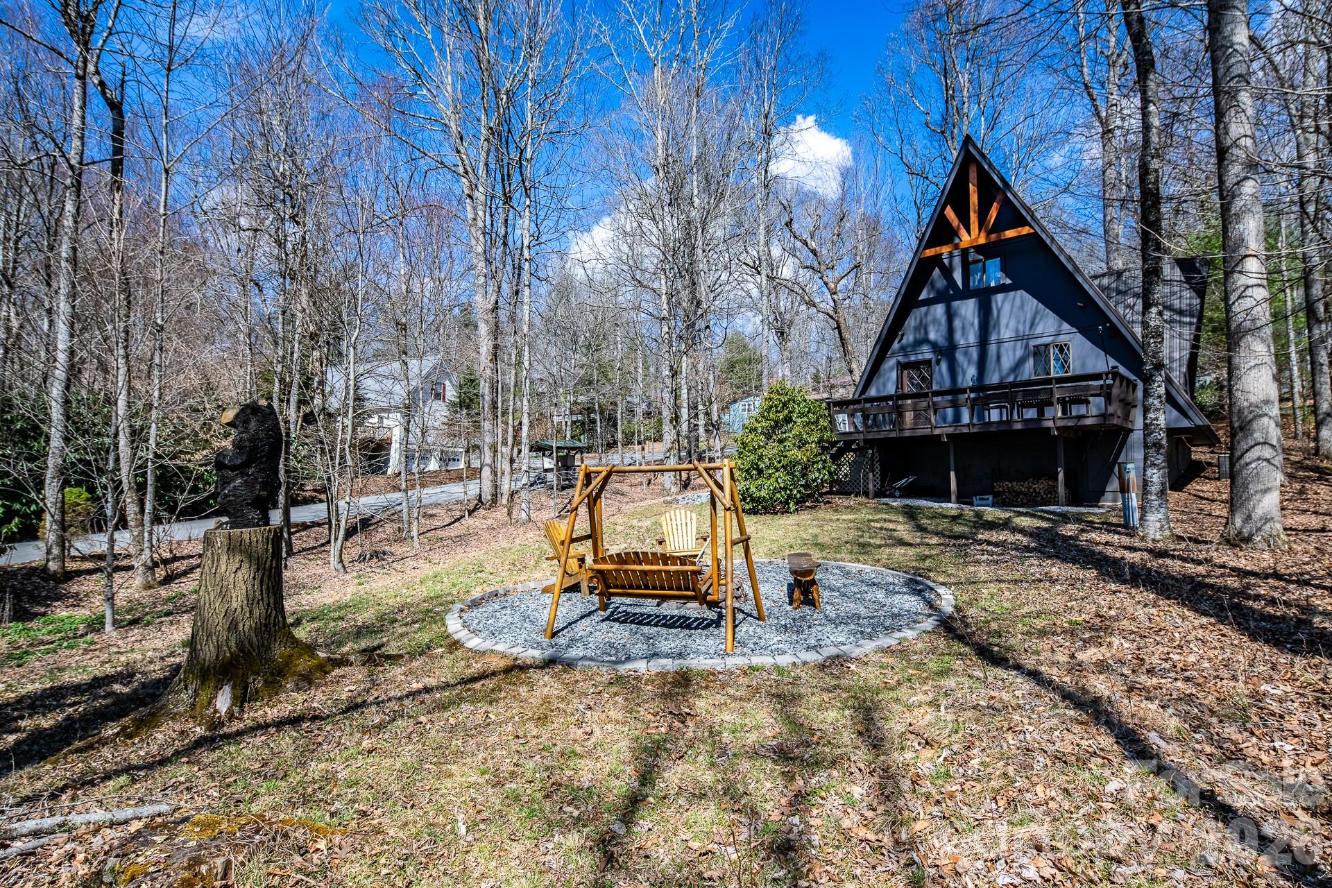 20 Lady Slipper Loop Property Photo 1